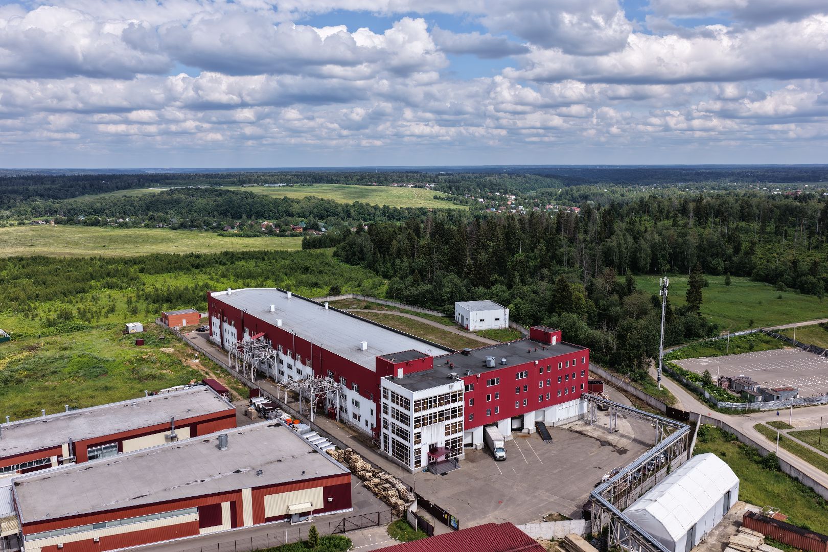 видео с коптера,  производство БАДов, завод в рузе,