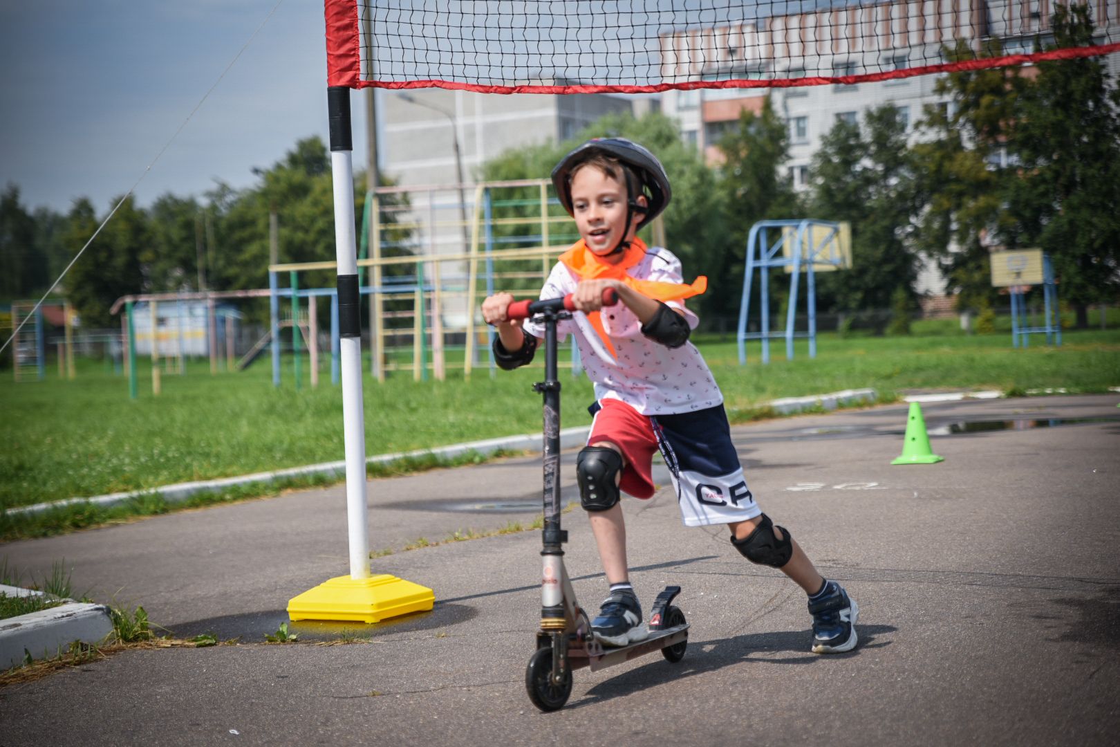 бронницы, летний лагерь в бронницах , спортивные игры в лагере, дети ,