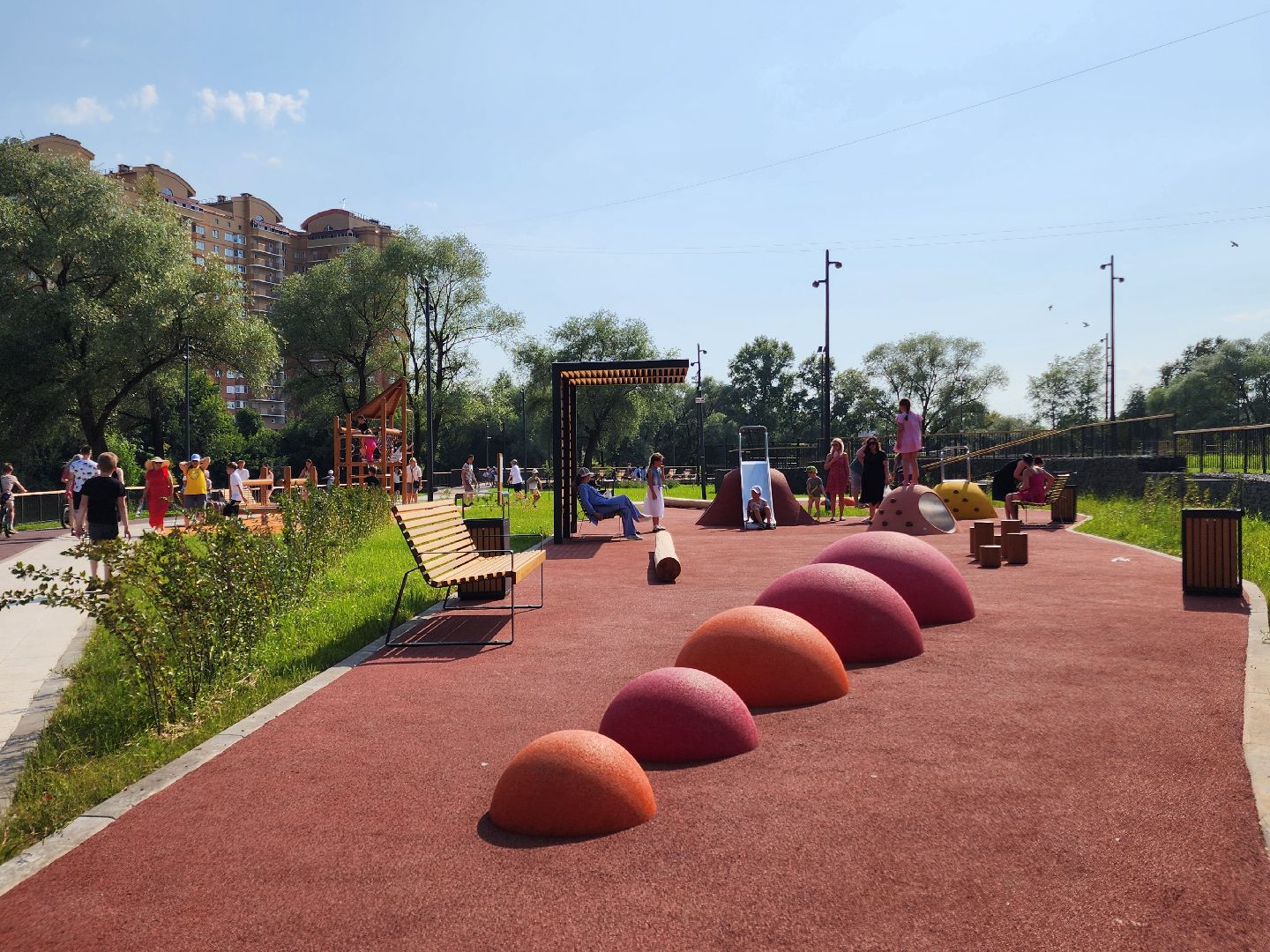 чехов, улица береговая, набережная реки теребенка, благоустройство, реконструкция, обновление, детские игровые площадки, детские комплексы, игровые элементы, зоны отдыха, скамейки и урны, озеленение, пешеходные дорожки, велосипедные дорожки, спортивные площадки, пляж, видеокамеры, госпрограмма московской области, формирование комфортной городской среды,