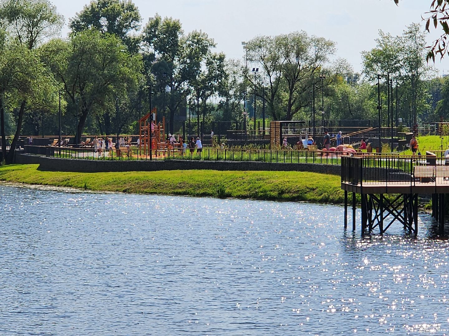 чехов, улица береговая, набережная реки теребенка, благоустройство, реконструкция, обновление, детские игровые площадки, детские комплексы, игровые элементы, зоны отдыха, скамейки и урны, озеленение, пешеходные дорожки, велосипедные дорожки, спортивные площадки, пляж, видеокамеры, госпрограмма московской области, формирование комфортной городской среды,