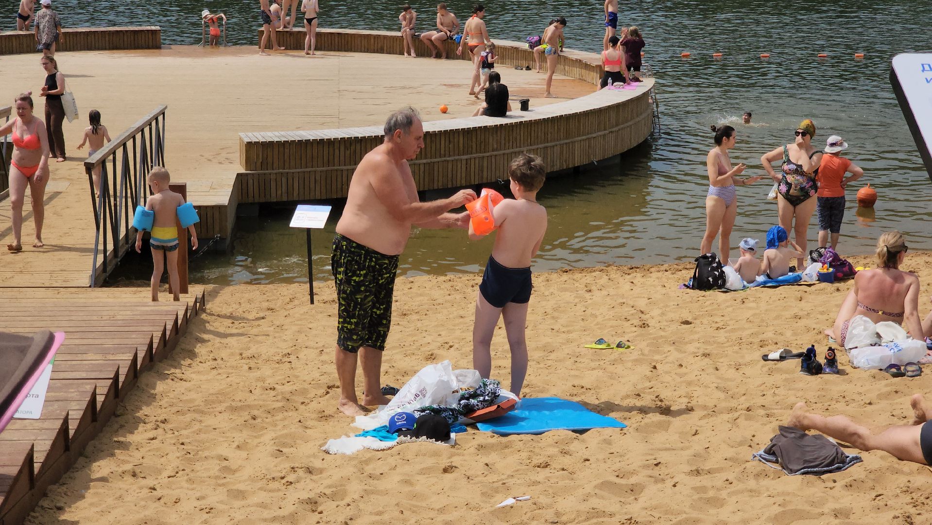 пляж, лето в подмосковье, спасатель,красногорск,