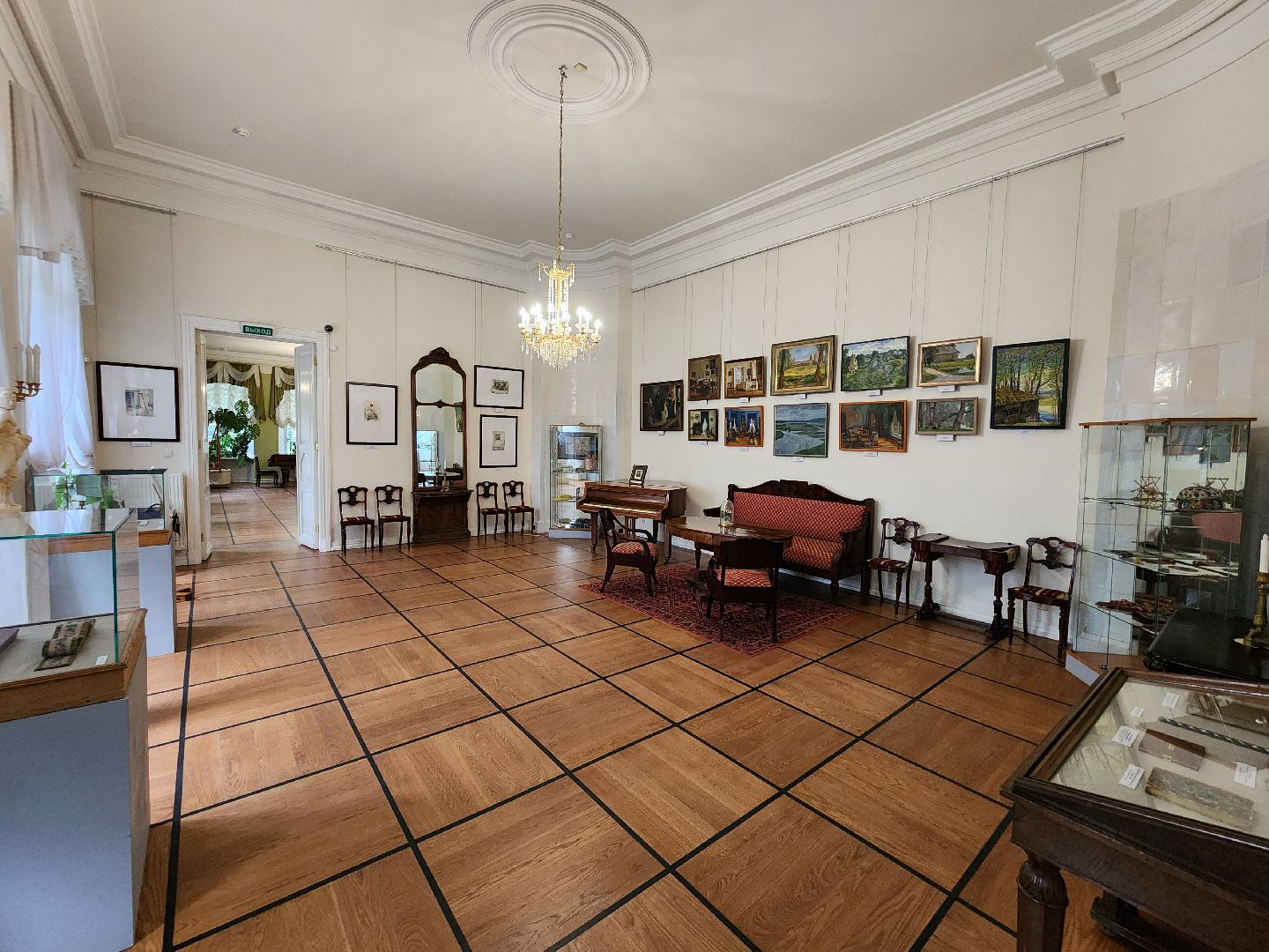 чехов, улица пушкина 10, музей-усадьба лопасня-зачатьевское, выставка, приют сияньем муз одетый, александр пушкин, музей-заповедник михайловское, село тригорское, картины, книги, мебель,  декоративно-прикладное искусство,