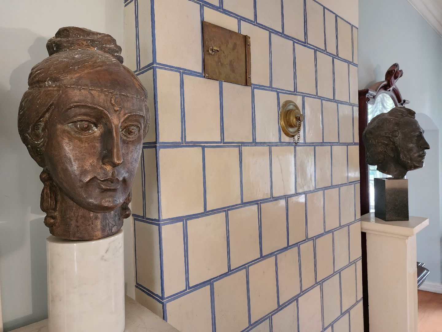 чехов, улица пушкина 10, музей-усадьба лопасня-зачатьевское, выставка, приют сияньем муз одетый, александр пушкин, музей-заповедник михайловское, село тригорское, картины, книги, мебель,  декоративно-прикладное искусство,