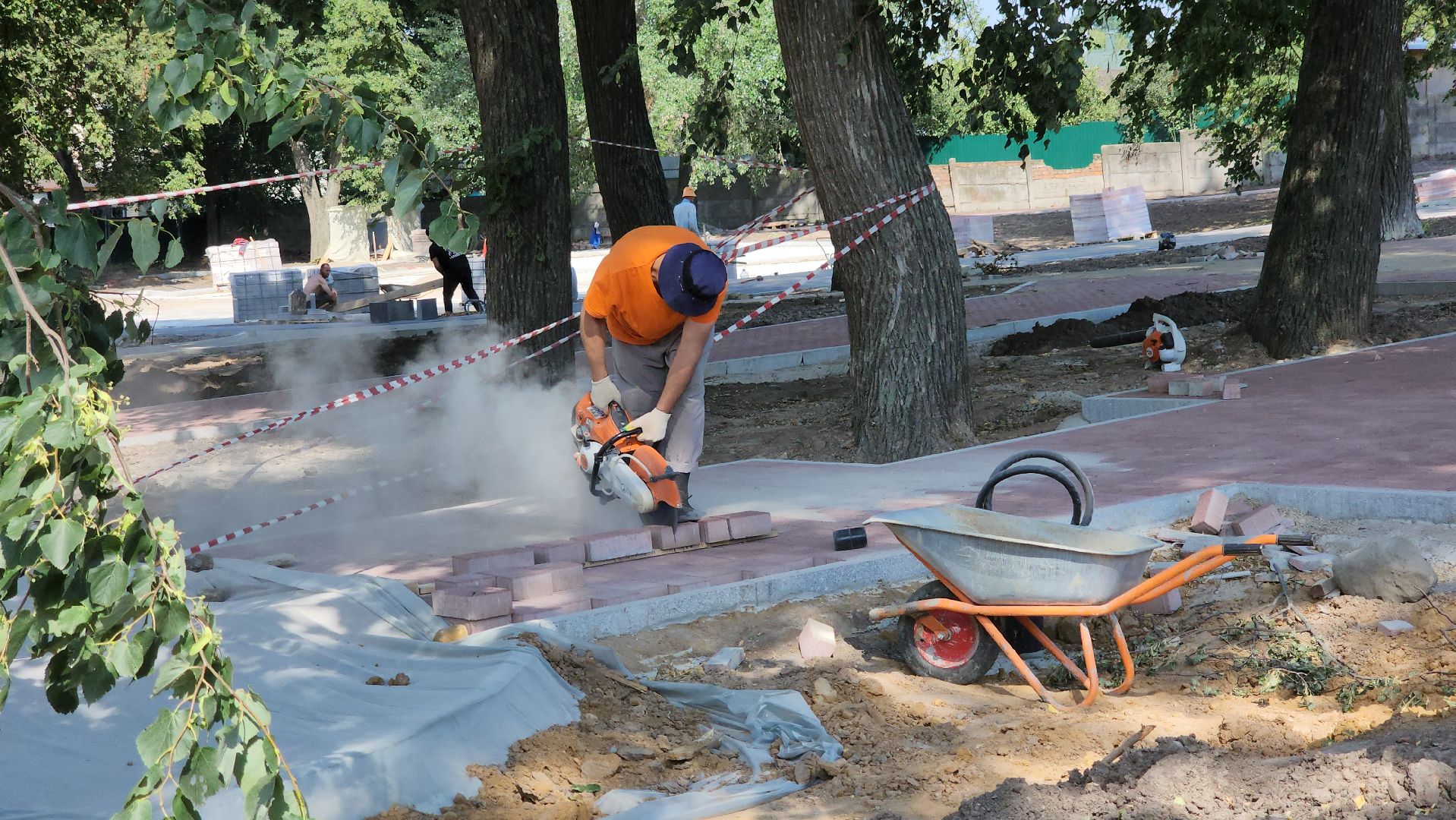 кашира, благоустройство, комфортная городская среда, историческая часть города, тротуар, бордюрный камень, парк,