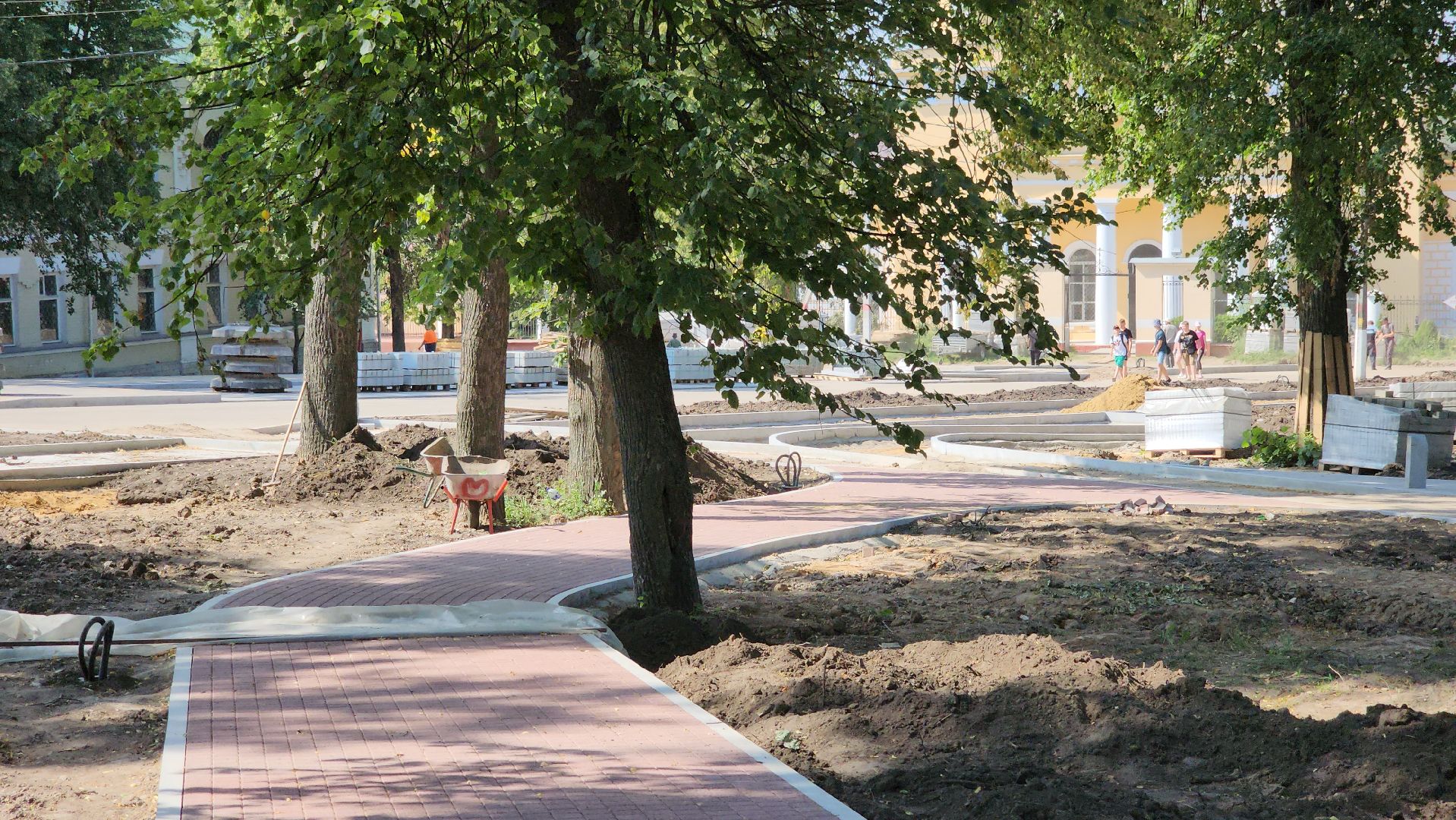 кашира, благоустройство, комфортная городская среда, историческая часть города, тротуар, бордюрный камень, парк,