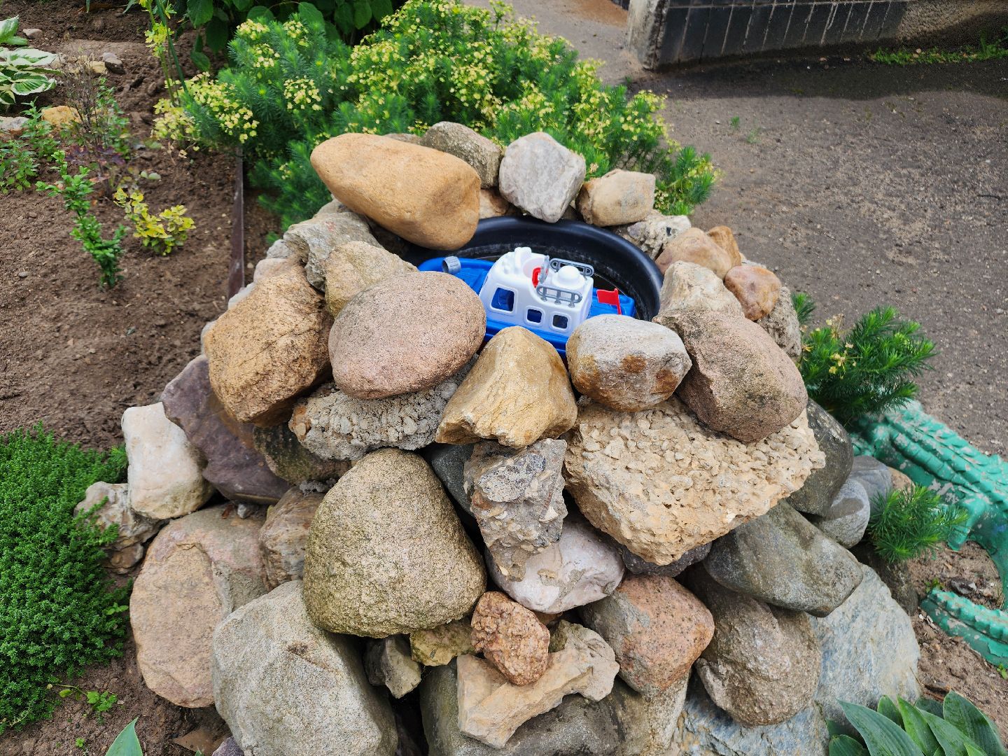 фрязино, цветники, двор-оранжерея, пенсионер, красивый подъезд,