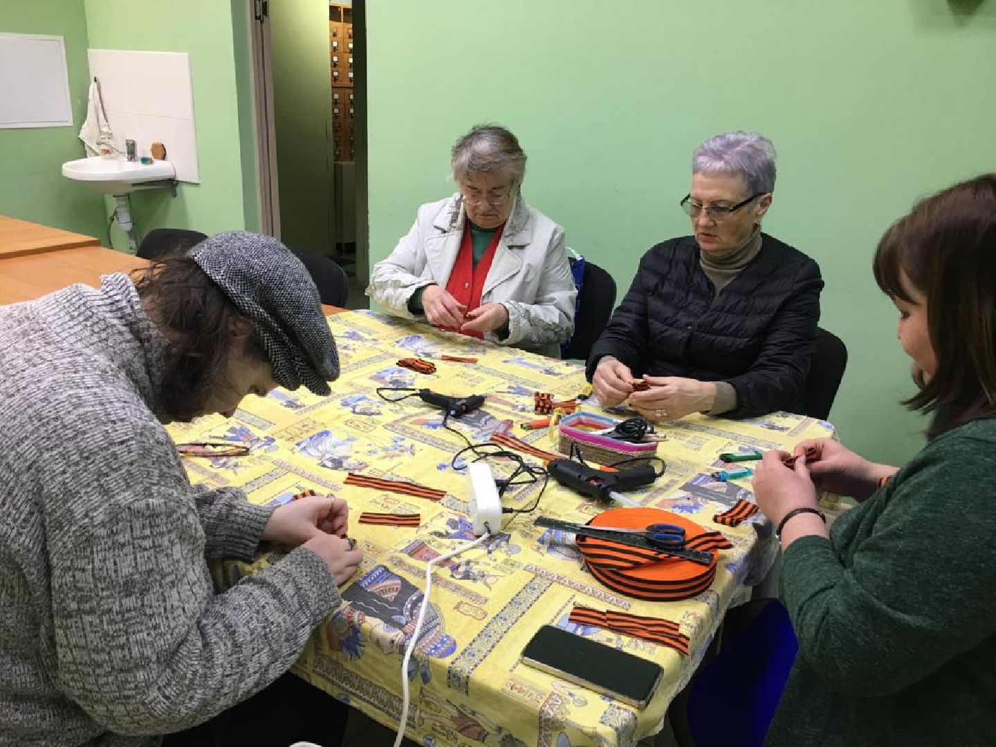 георгиевская лента, мастер-класс, библиотека, Протвино, День Победы