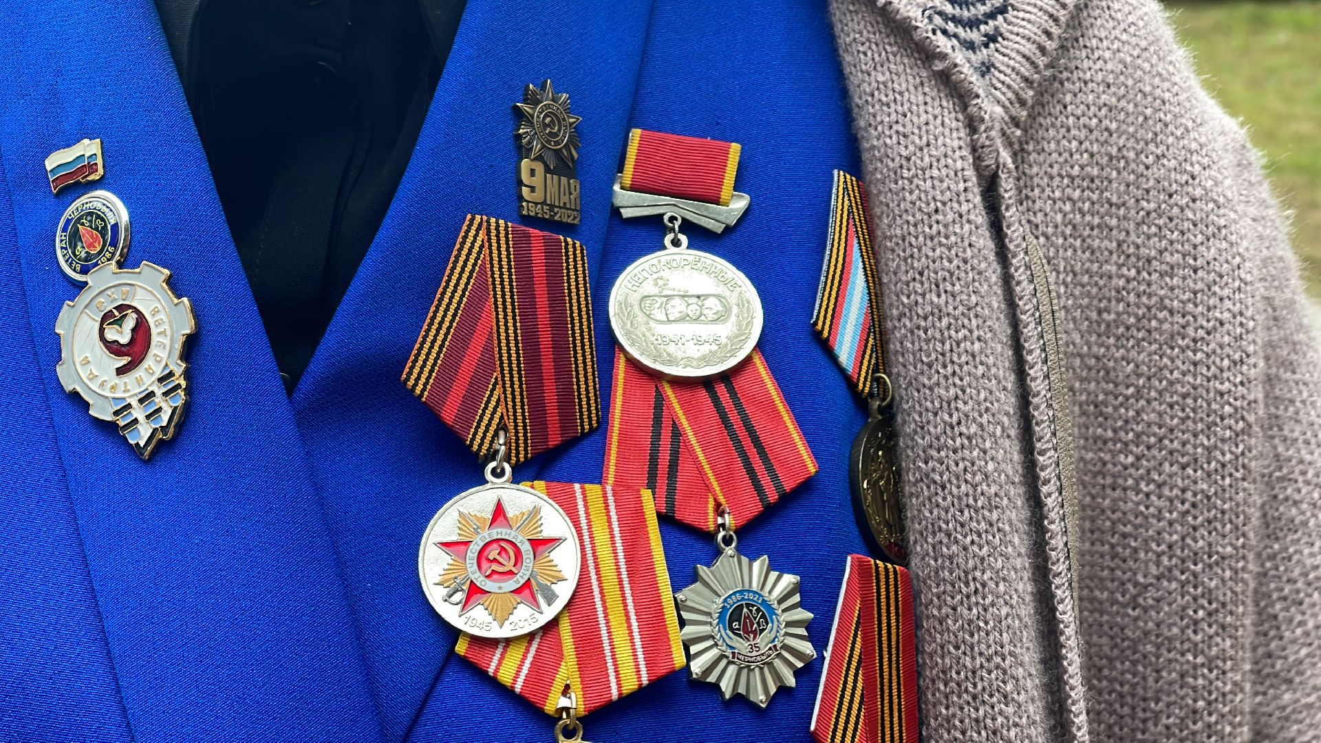 Одинцово, Лесной городок, узники концлагерей, День победы, Памятник, цветы,