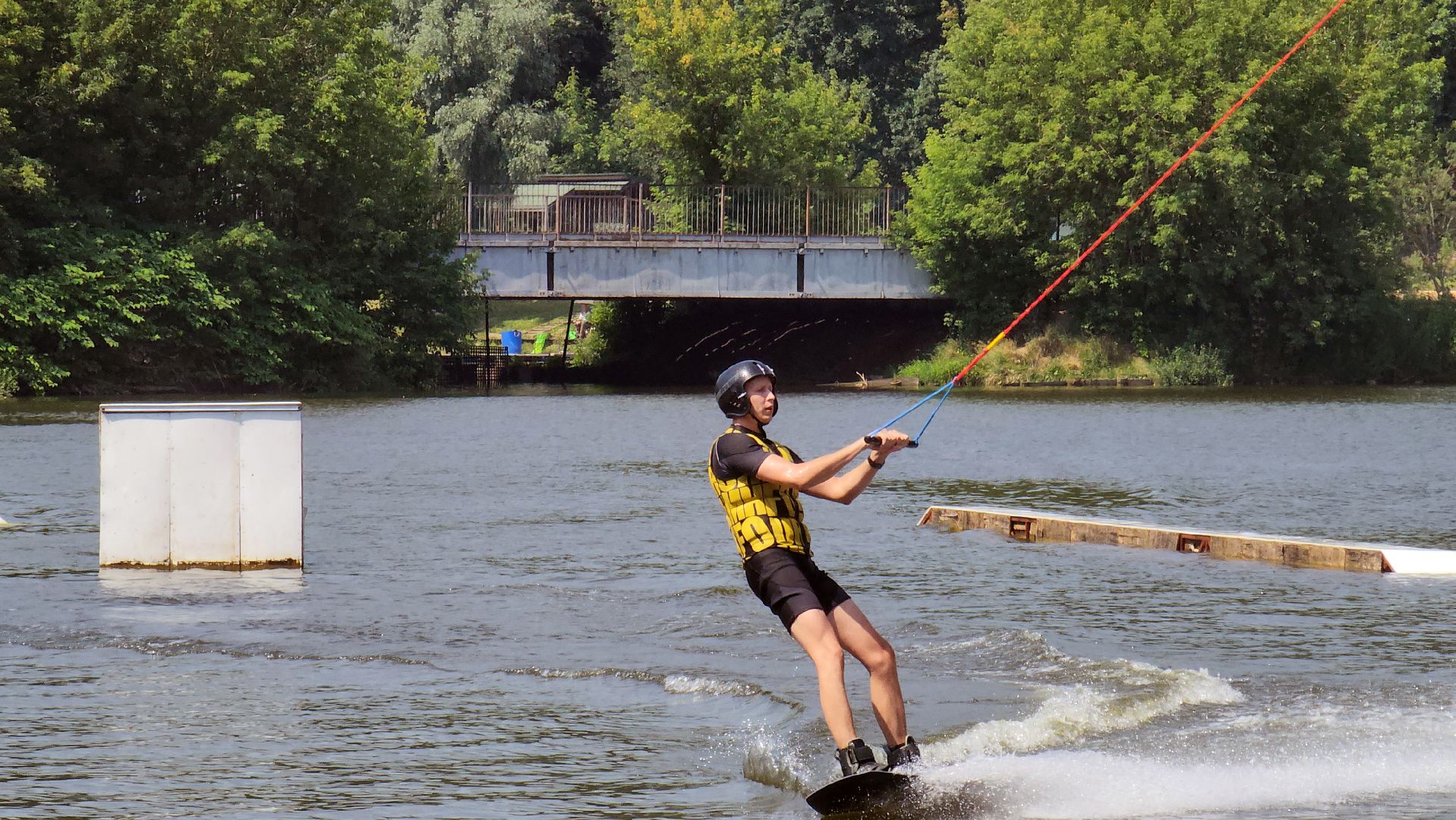 красногорск, лето в подмосковье, старая плотина, вейкбординг,