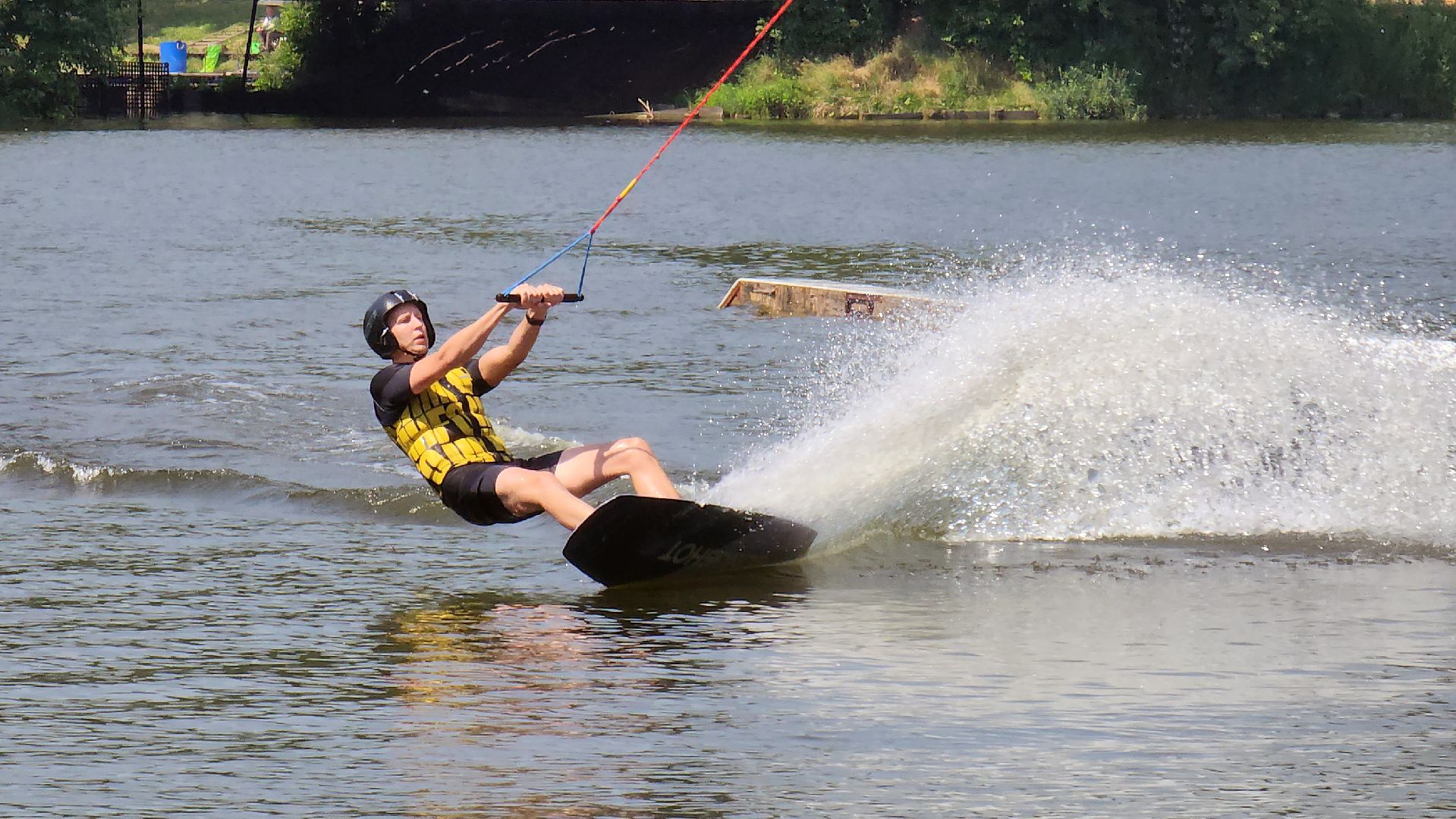 красногорск, лето в подмосковье, старая плотина, вейкбординг,