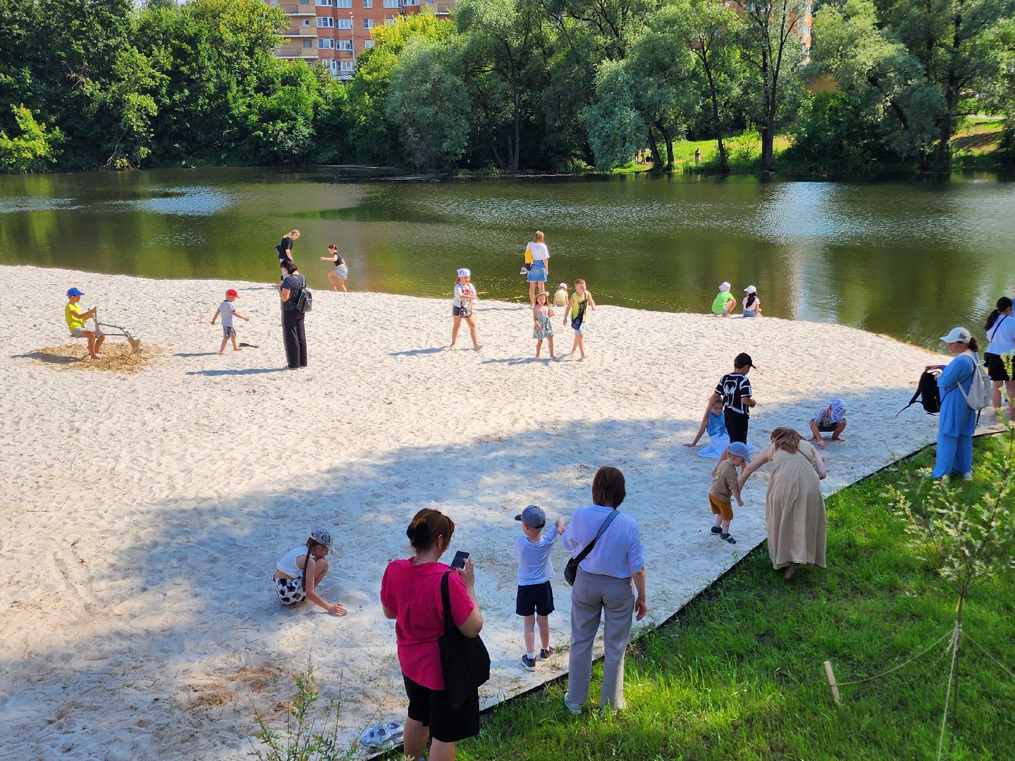 чехов, улица береговая, набережная реки теребенка, благоустройство , реконструкция, пляж, белый песок, зона отдыха с лежаками, место для загара, детские и спортивные площадки , пешеходные зоны и дорожки, госпрограмма московской области, формирование комфортной городской среды,