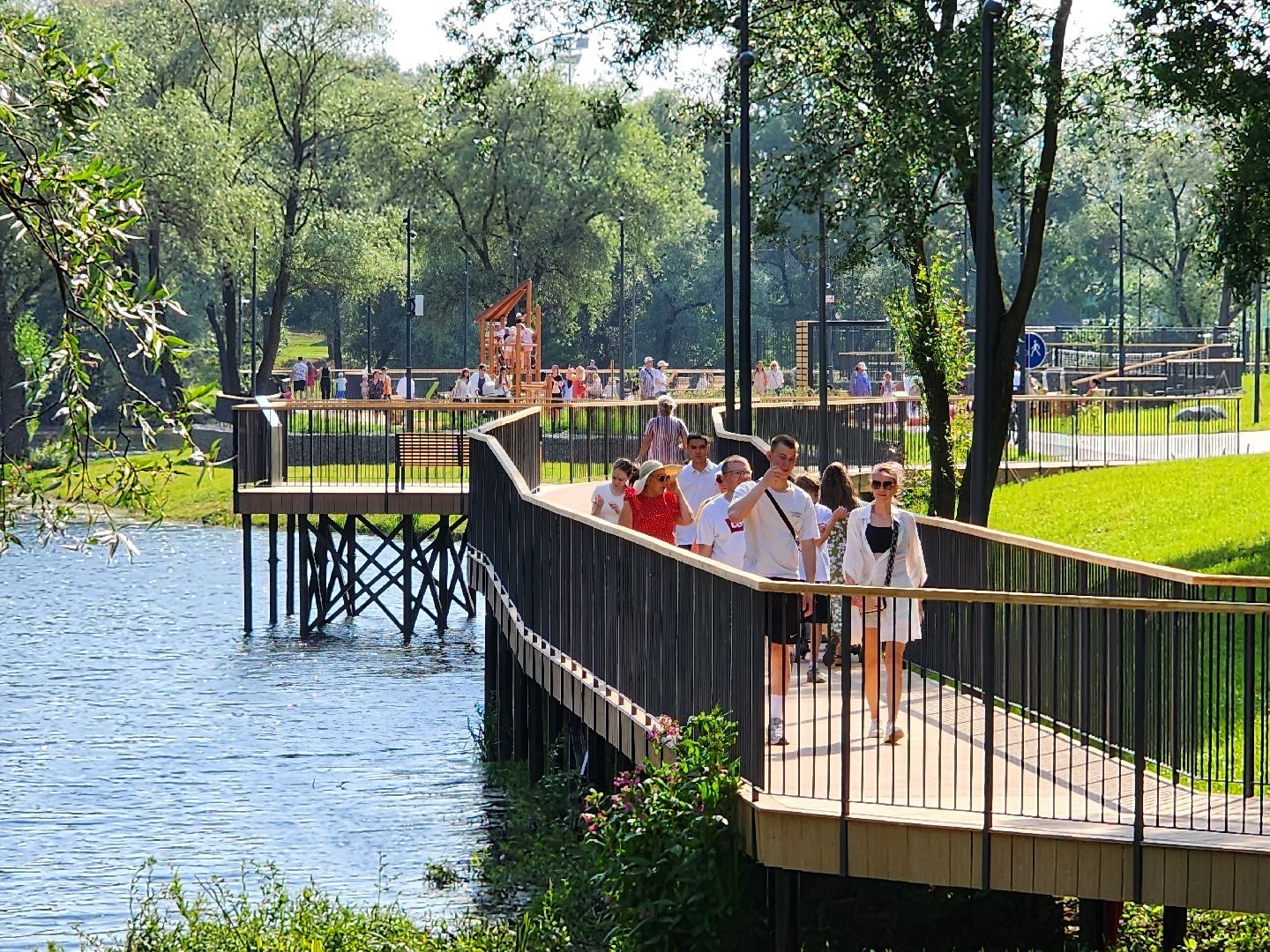 чехов, улица береговая, набережная реки теребенка, благоустройство , реконструкция, пляж, белый песок, зона отдыха с лежаками, место для загара, детские и спортивные площадки , пешеходные зоны и дорожки, госпрограмма московской области, формирование комфортной городской среды,