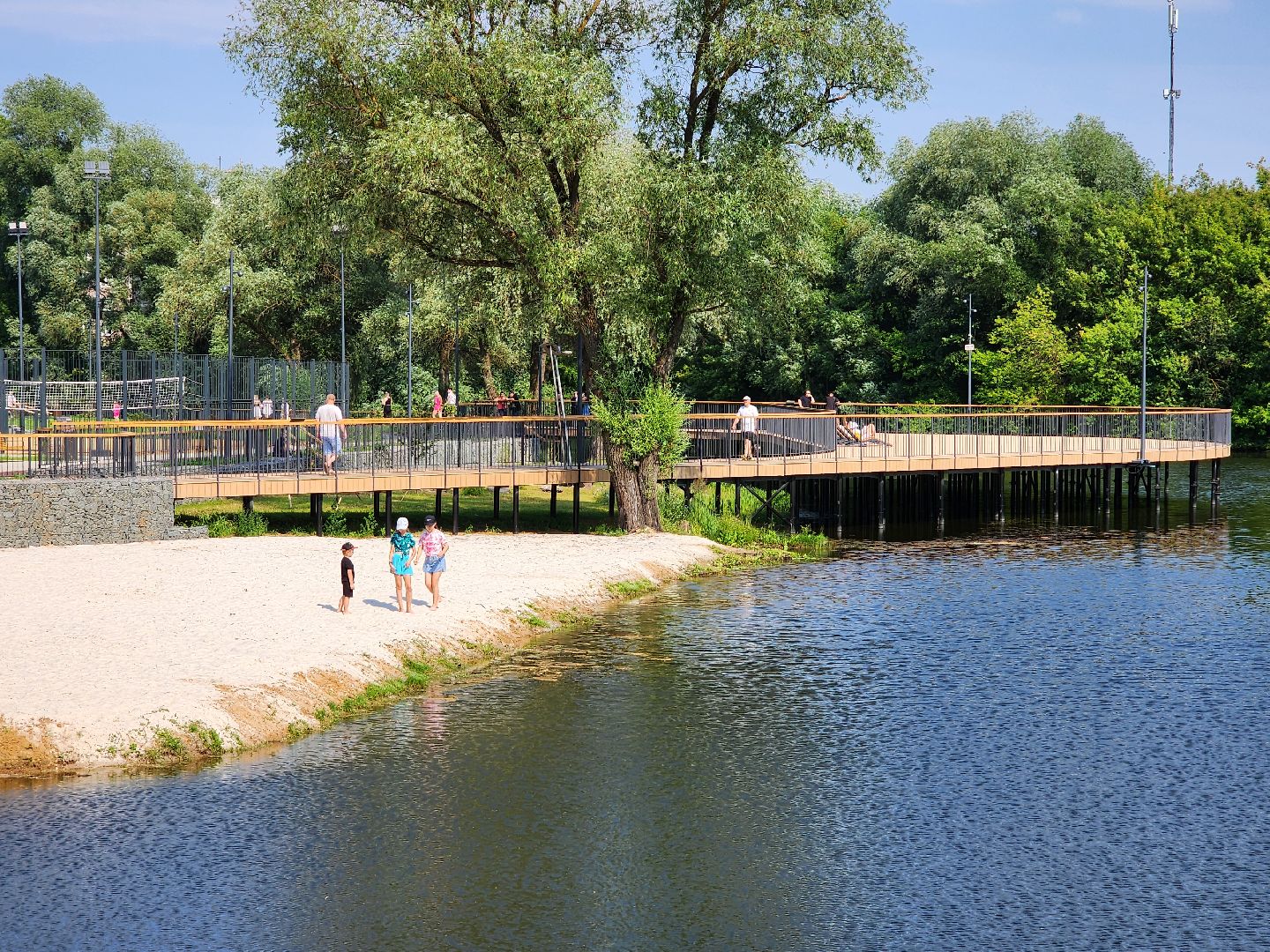 чехов, улица береговая, набережная реки теребенка, благоустройство , реконструкция, пляж, белый песок, зона отдыха с лежаками, место для загара, детские и спортивные площадки , пешеходные зоны и дорожки, госпрограмма московской области, формирование комфортной городской среды,