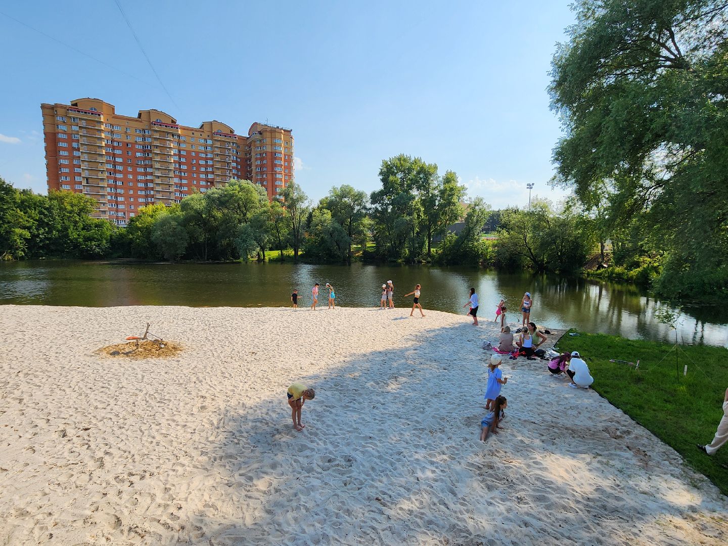 чехов, улица береговая, набережная реки теребенка, благоустройство , реконструкция, пляж, белый песок, зона отдыха с лежаками, место для загара, детские и спортивные площадки , пешеходные зоны и дорожки, госпрограмма московской области, формирование комфортной городской среды,