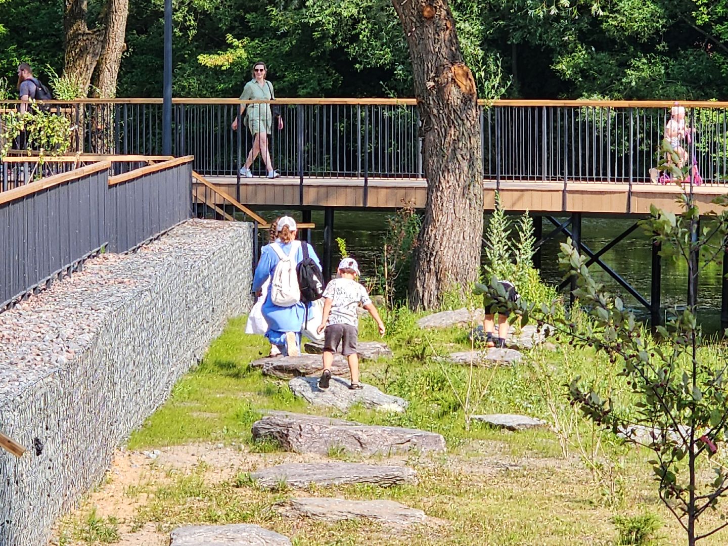 чехов, улица береговая, набережная реки теребенка, благоустройство , реконструкция, пляж, белый песок, зона отдыха с лежаками, место для загара, детские и спортивные площадки , пешеходные зоны и дорожки, госпрограмма московской области, формирование комфортной городской среды,