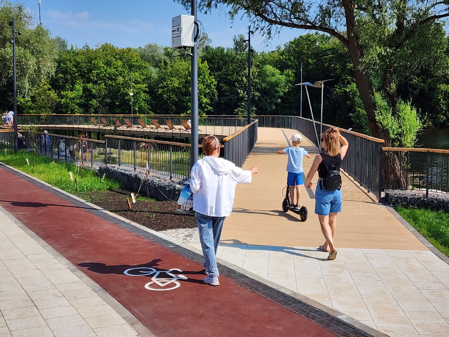 чехов, улица береговая, набережная реки теребенка, благоустройство , реконструкция, пляж, белый песок, зона отдыха с лежаками, место для загара, детские и спортивные площадки , пешеходные зоны и дорожки, госпрограмма московской области, формирование комфортной городской среды,