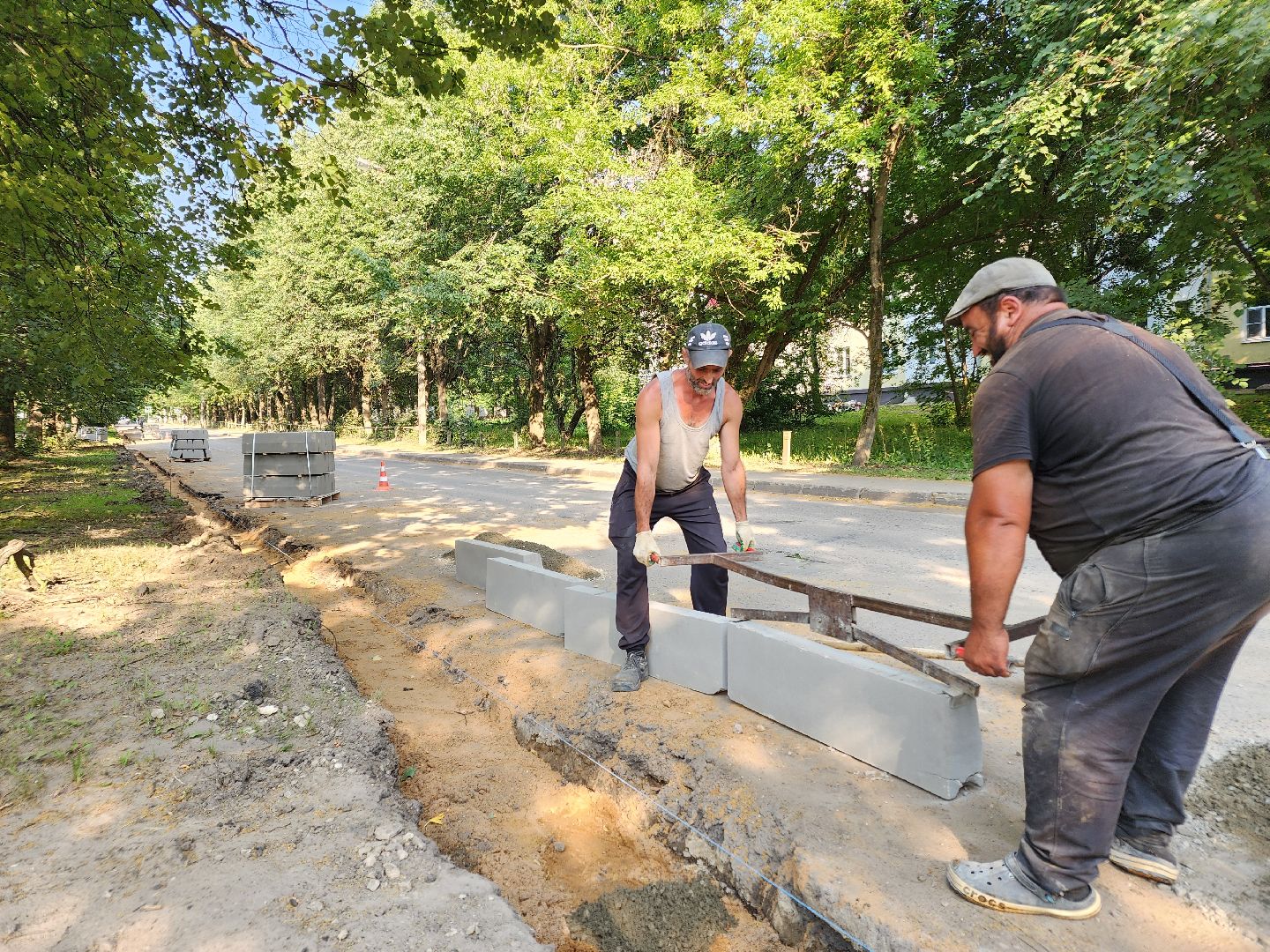 чехов, улица ильича, дорожный ремонт, капремонт дороги, установка бордюров, замена дорожного покрытия, госпрограмма московской области, развитие дорожного комплекса, план ремонта на 2025 год,
