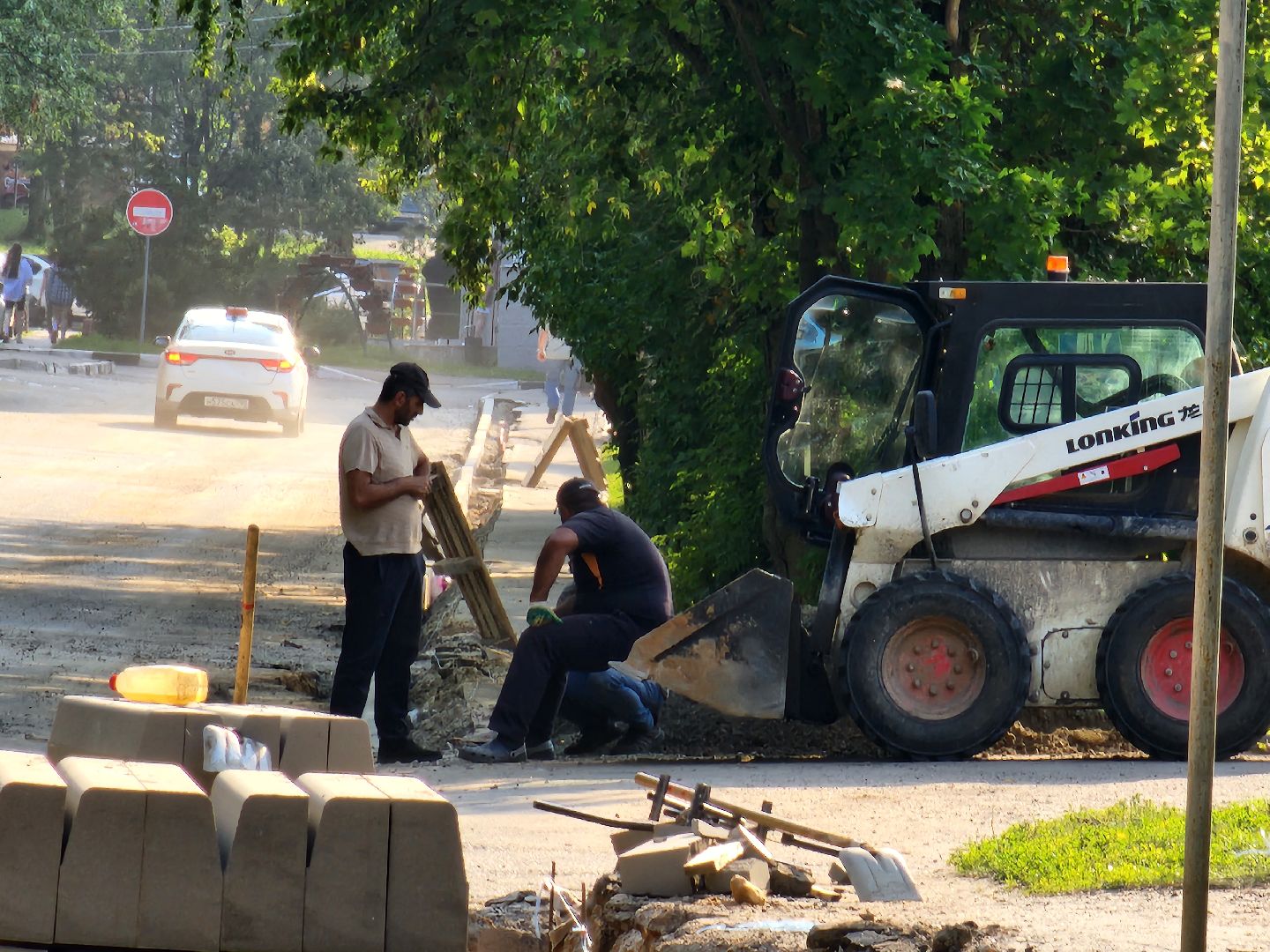 чехов, улица ильича, дорожный ремонт, капремонт дороги, установка бордюров, замена дорожного покрытия, госпрограмма московской области, развитие дорожного комплекса, план ремонта на 2025 год,