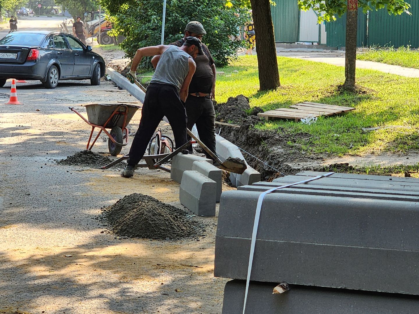 чехов, улица ильича, дорожный ремонт, капремонт дороги, установка бордюров, замена дорожного покрытия, госпрограмма московской области, развитие дорожного комплекса, план ремонта на 2025 год,