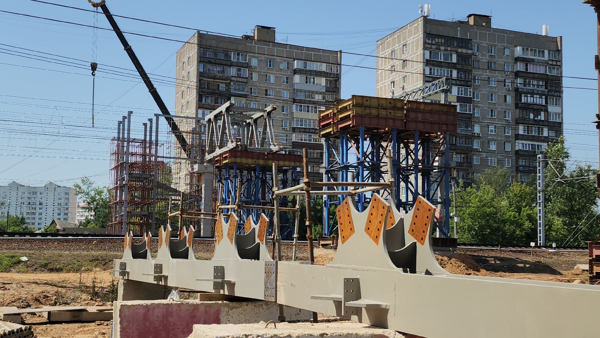 Крановщик, подъемный кран, Лобня , надземный переход,