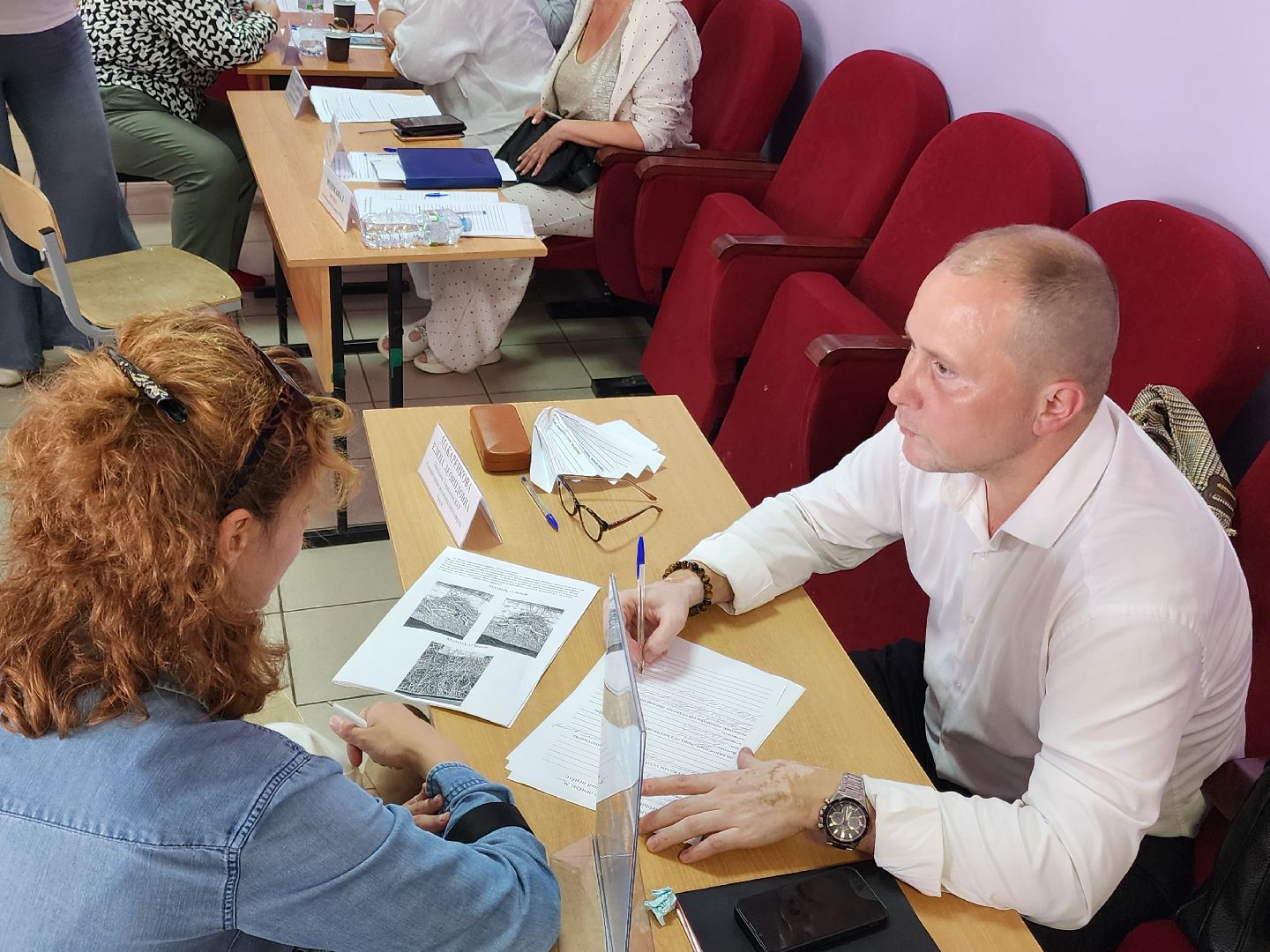 чехов,  выездная администрация, васькино, улица полевая, контейнерная площадка, вывоз мусора, обращение с отходами,  региональный оператор, график вывоза тко, мария стойнова, зам главы округа виталий шишкин,встреча с жителями, обращения граждан,