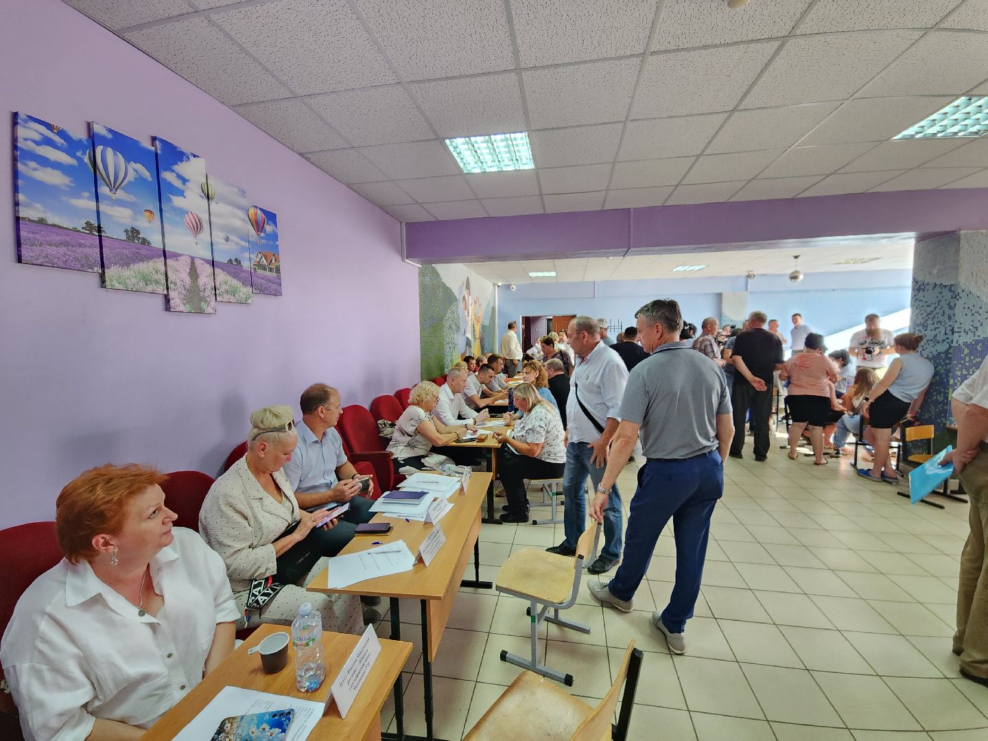 чехов,  выездная администрация, васькино, улица полевая, контейнерная площадка, вывоз мусора, обращение с отходами,  региональный оператор, график вывоза тко, мария стойнова, зам главы округа виталий шишкин,встреча с жителями, обращения граждан,