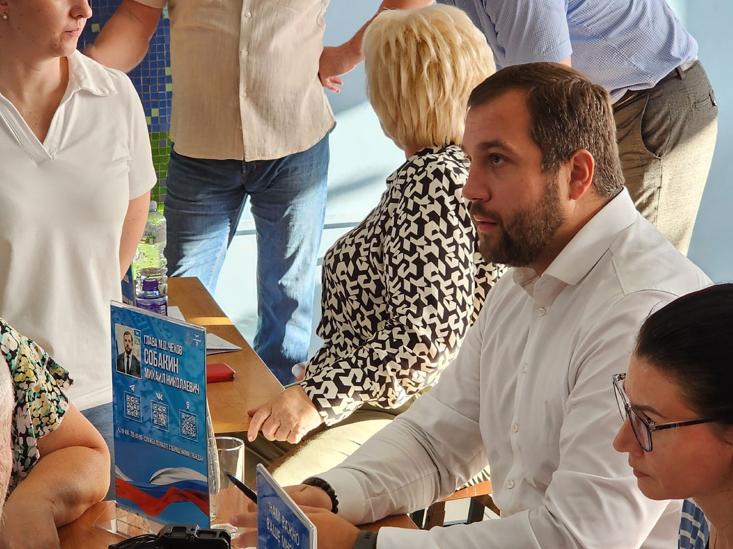 чехов,  выездная администрация, васькино, улица полевая, контейнерная площадка, вывоз мусора, обращение с отходами,  региональный оператор, график вывоза тко, мария стойнова, зам главы округа виталий шишкин,встреча с жителями, обращения граждан,