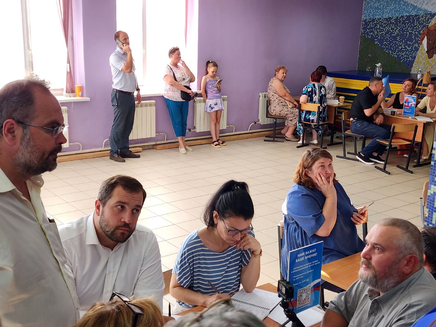 чехов,  выездная администрация, васькино, улица полевая, контейнерная площадка, вывоз мусора, обращение с отходами,  региональный оператор, график вывоза тко, мария стойнова, зам главы округа виталий шишкин,встреча с жителями, обращения граждан,