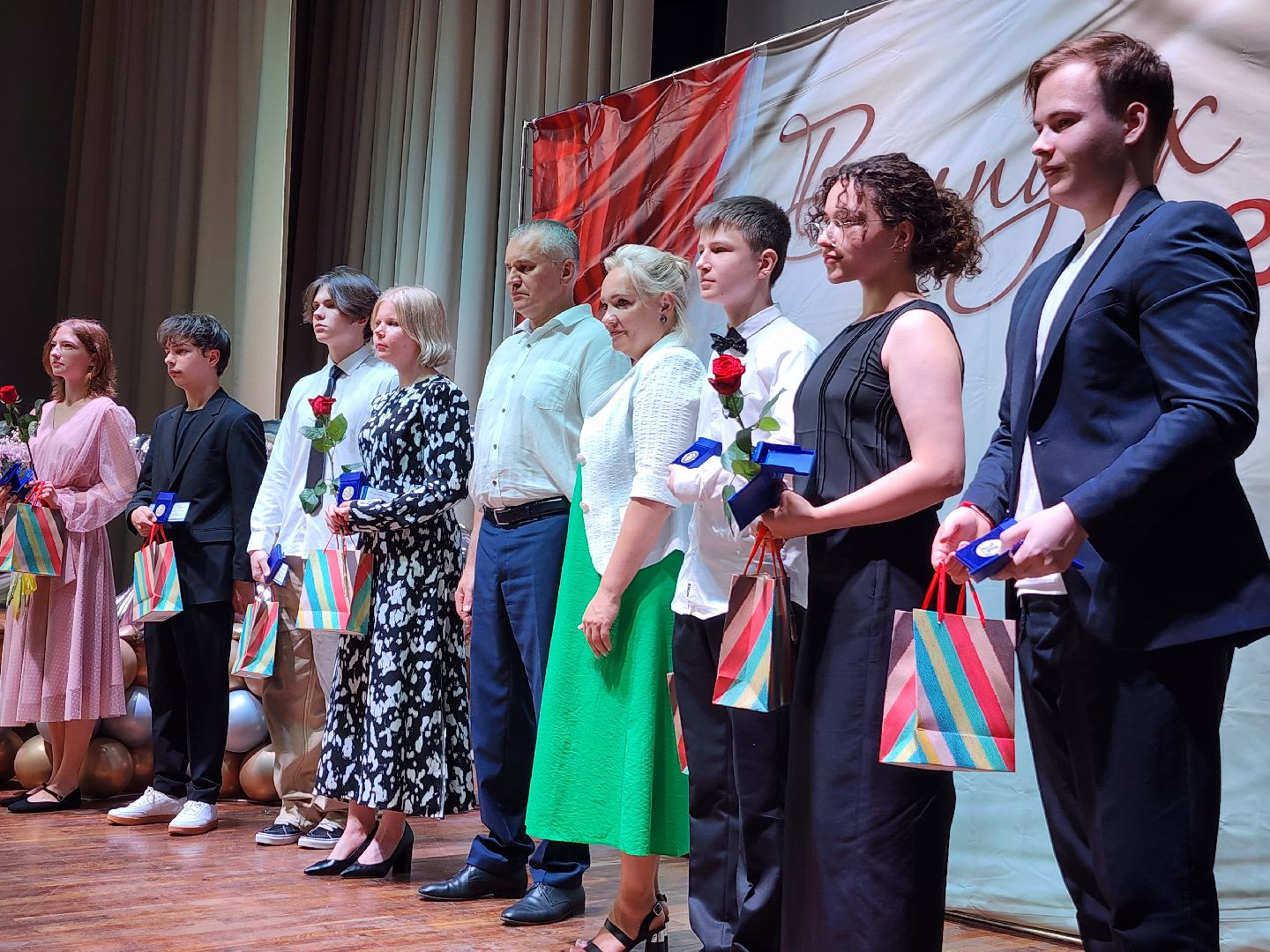 фрязино, медалисты 2025, выпускники, золотые медали,