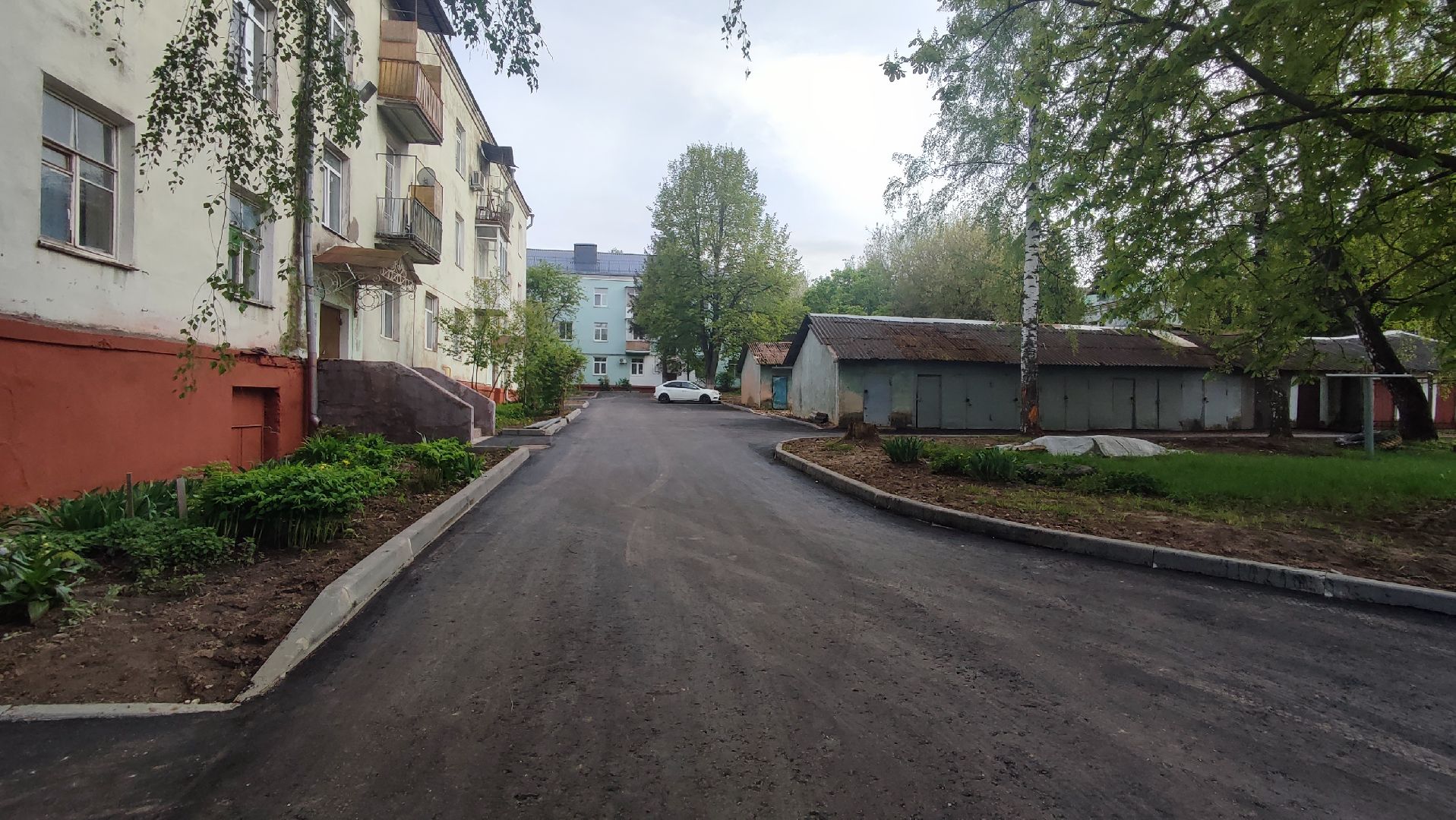 Кашира, благоустройство, двор, МКД, асфальт, бордюрный камень
