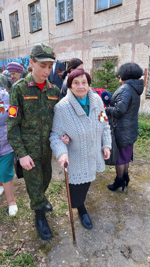 день победы, серпухов, встреча поколений, ветераны, молодежь, памятник, вов,