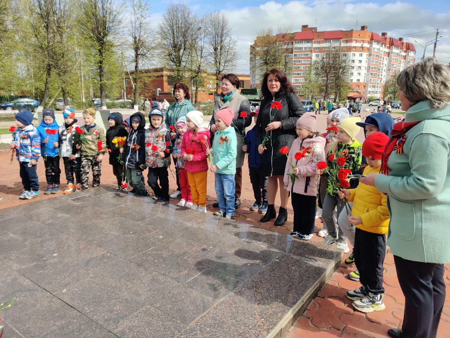 Красноармейск, Пушкинский, детский сад, возложение цветов, День Победы