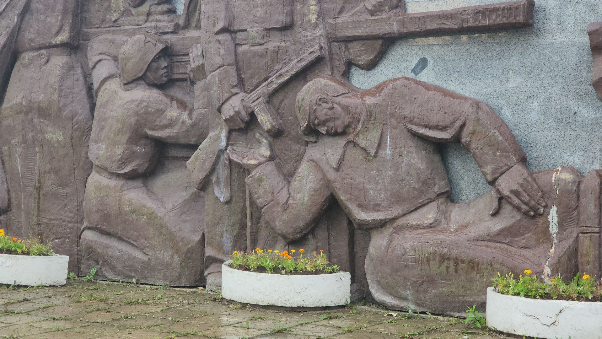 Озеленение , Высадка растений , однолетние цветы, Мемориал , Лобня,