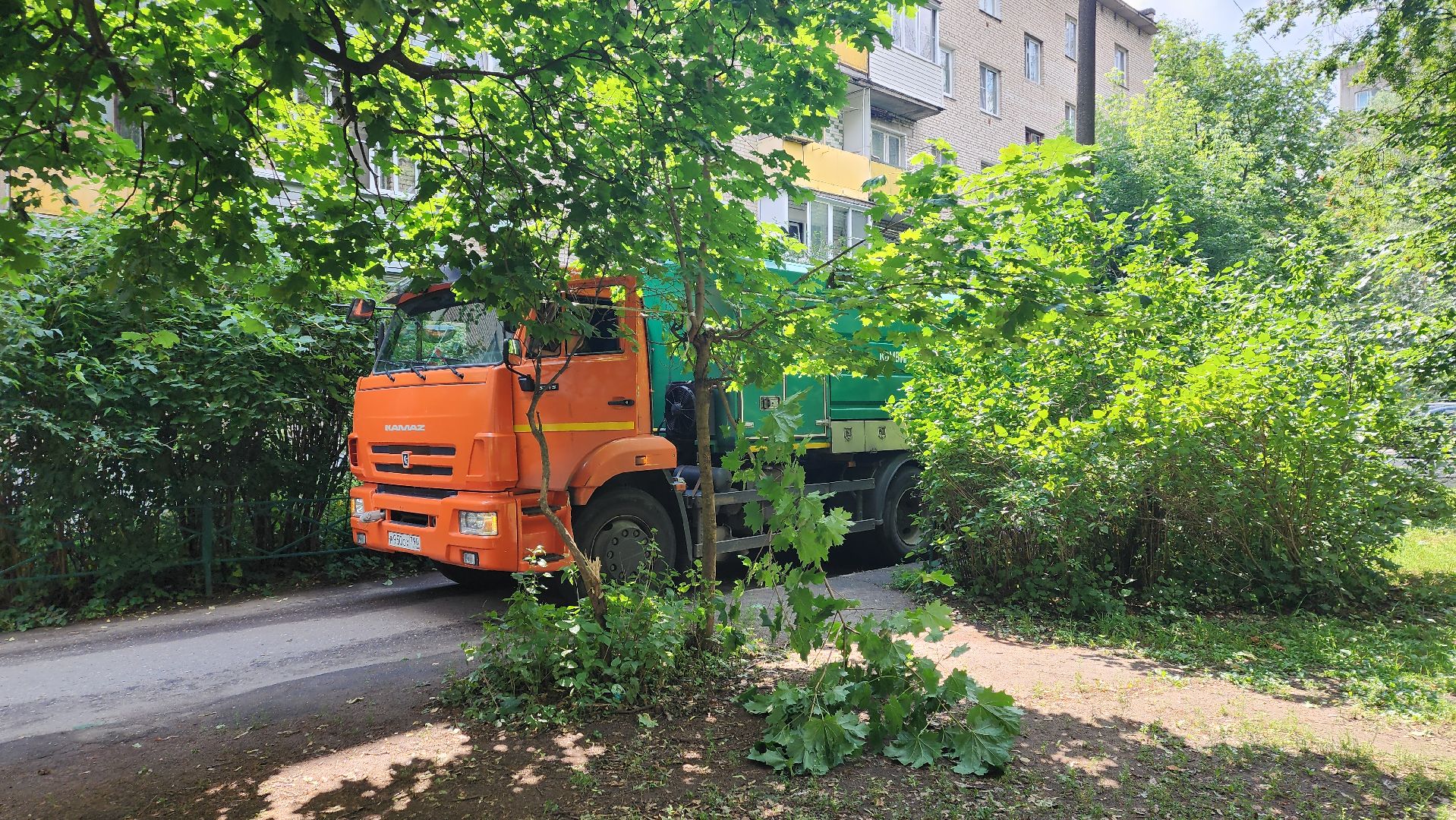 вертикалки, пушкино, засор канализации, засоры, ликвидация утечки, канализационные колодцы, канализационные сети,коммунальная служба,коммунальная техника,
