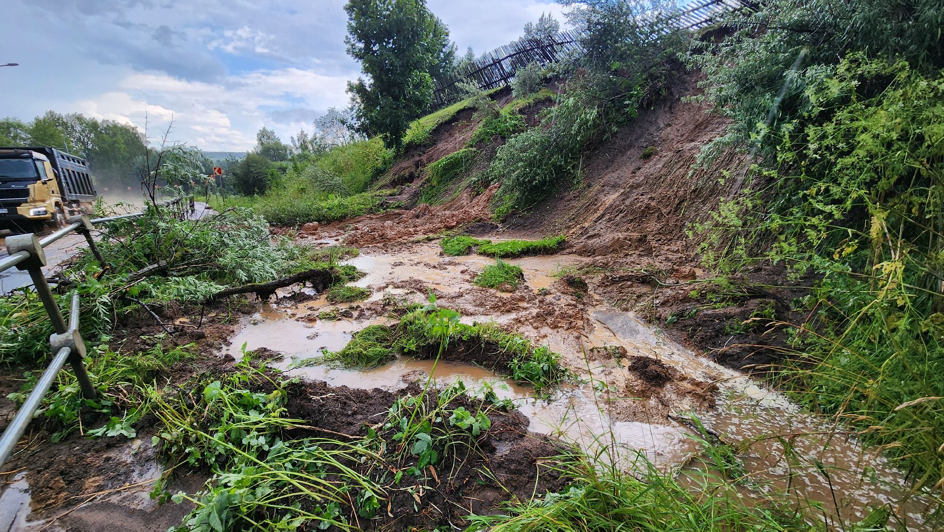 Можайск, Мосавтодор, сход грунта, последствия непогоды,