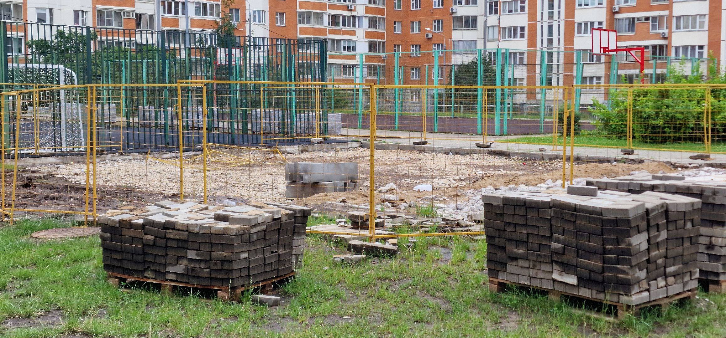 благоустройство, микрорайон кучино, балашиха, новая детская площадка на речной улице,