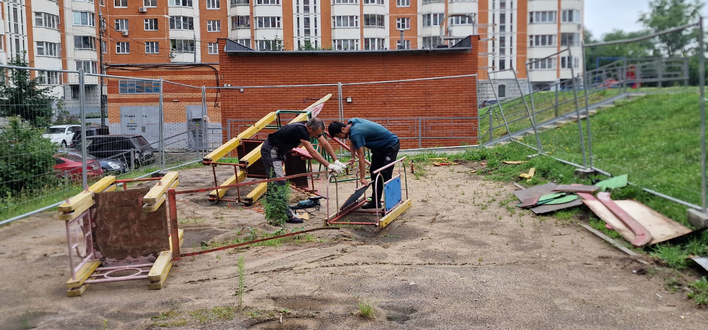 благоустройство, микрорайон кучино, балашиха, новая детская площадка на речной улице,