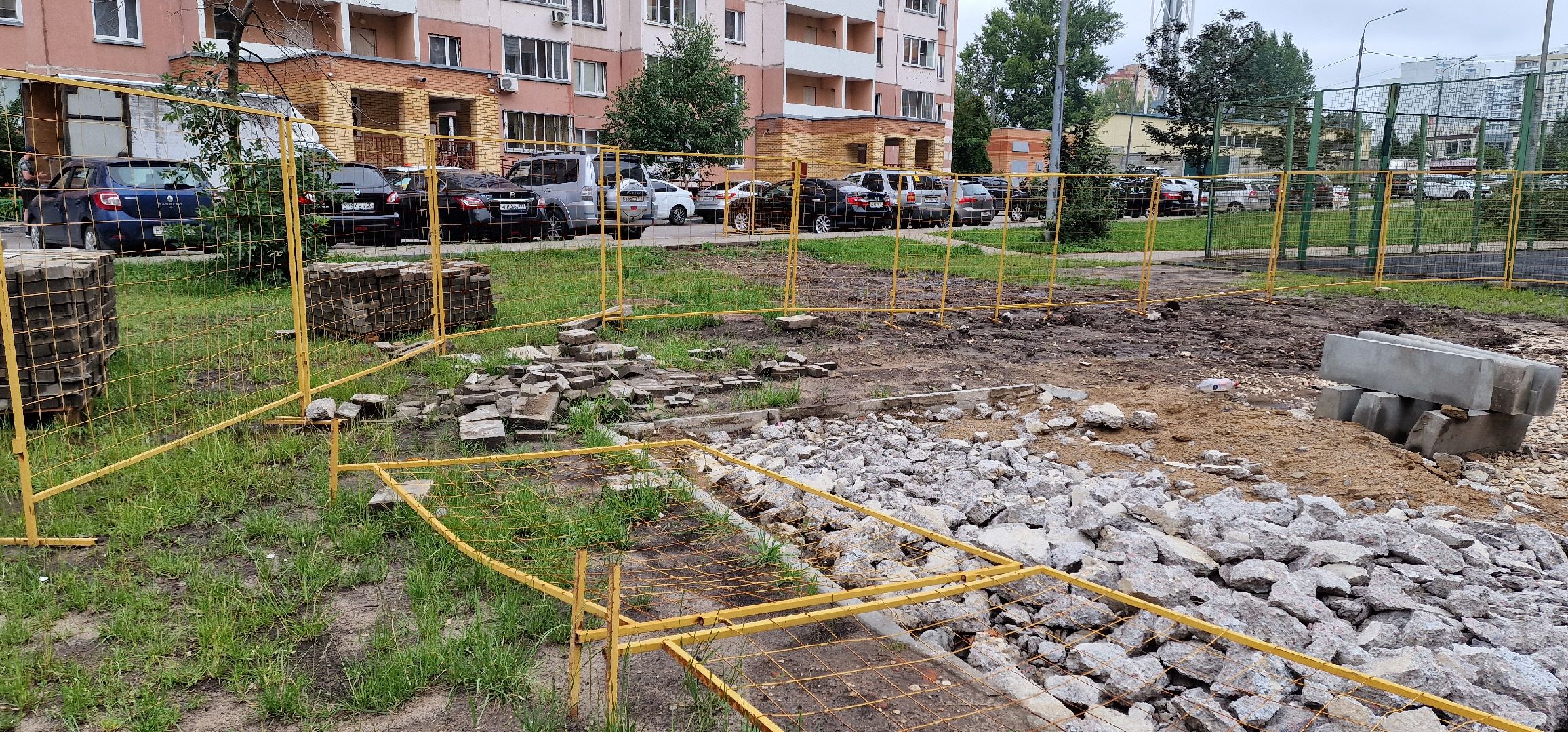 благоустройство, микрорайон кучино, балашиха, новая детская площадка на речной улице,