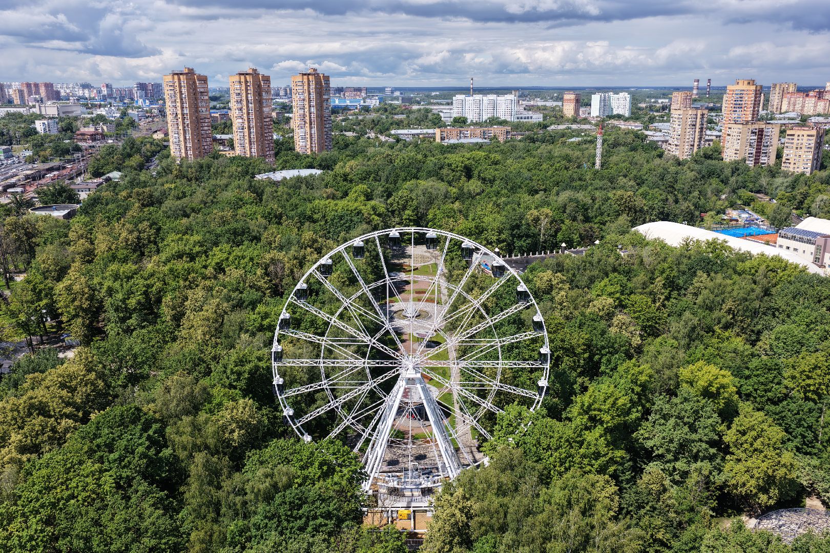 видео с коптера, парк имени льва толстого, парк химки, благоустройство парка химки,