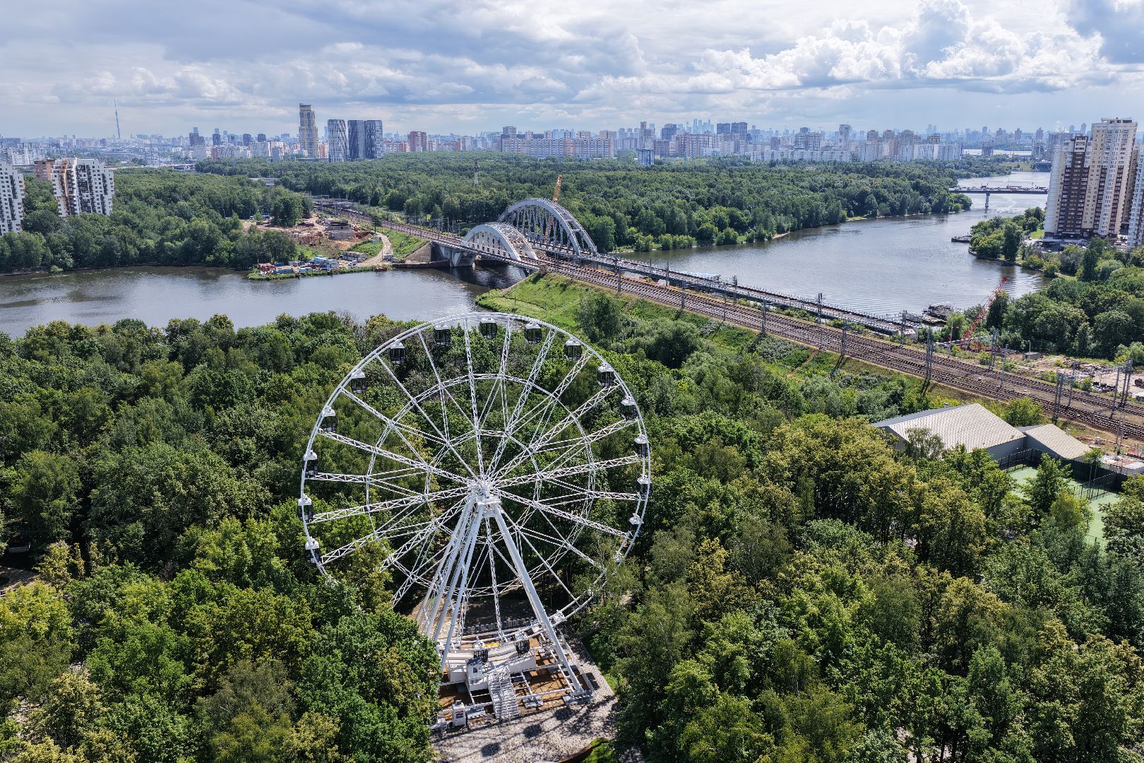видео с коптера, парк имени льва толстого, парк химки, благоустройство парка химки,