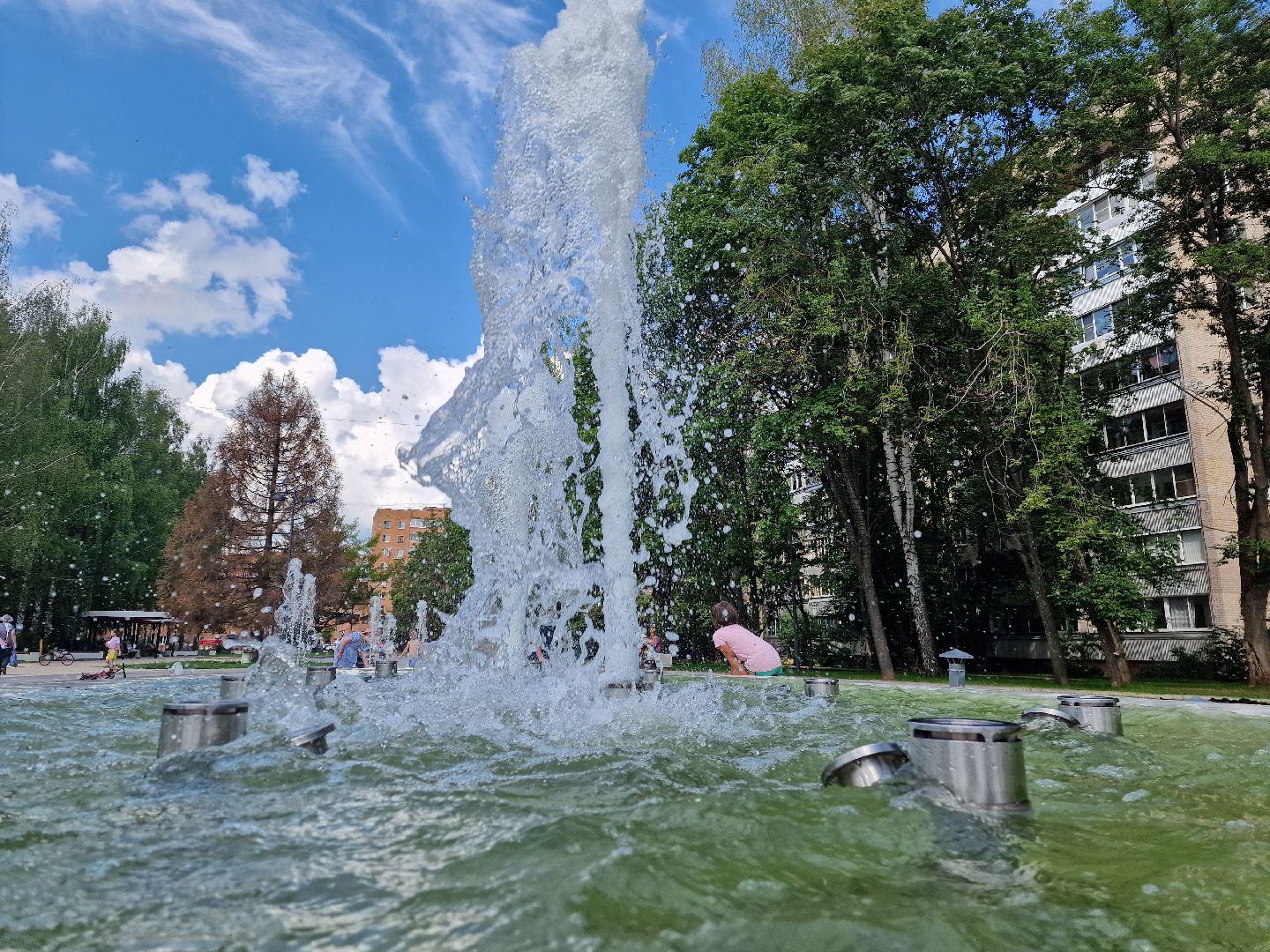 фонтанвсквереЖуравлева, Дубна, НовыйфонтаннаБольшойВолге,