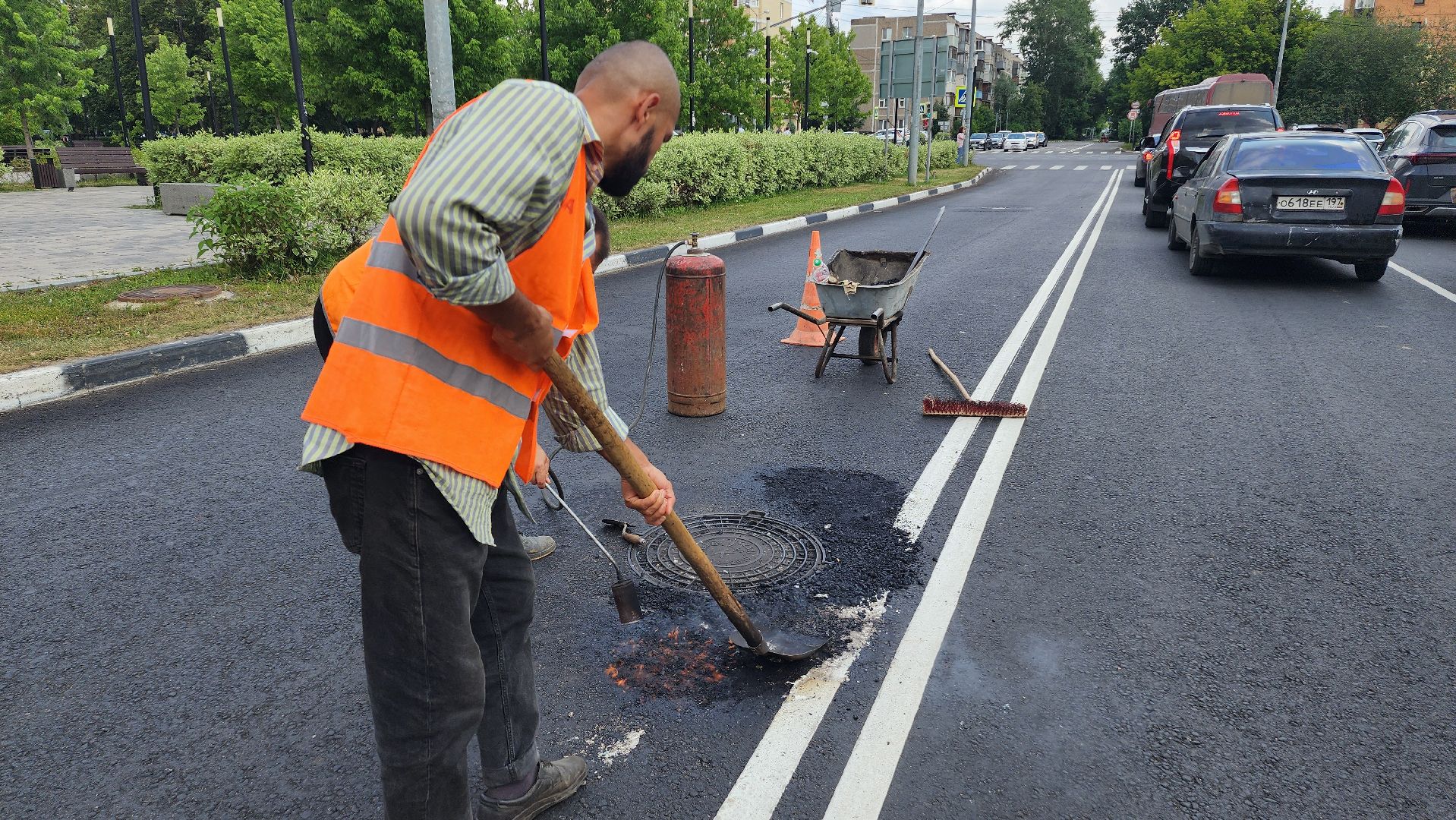 дороги, подмосковье, ремонт, капремонт, дорожная служба, разметка, люк , канализационные колодцы, домодедово,