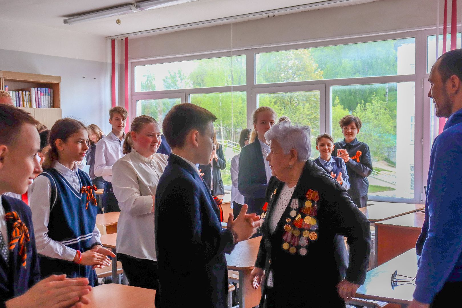 парта героя, день победы, ветераны ВОВ, Дзержинский