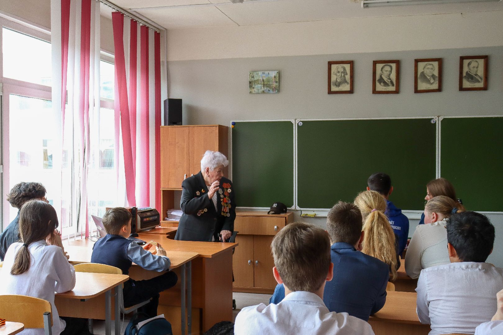 парта героя, день победы, ветераны ВОВ, Дзержинский