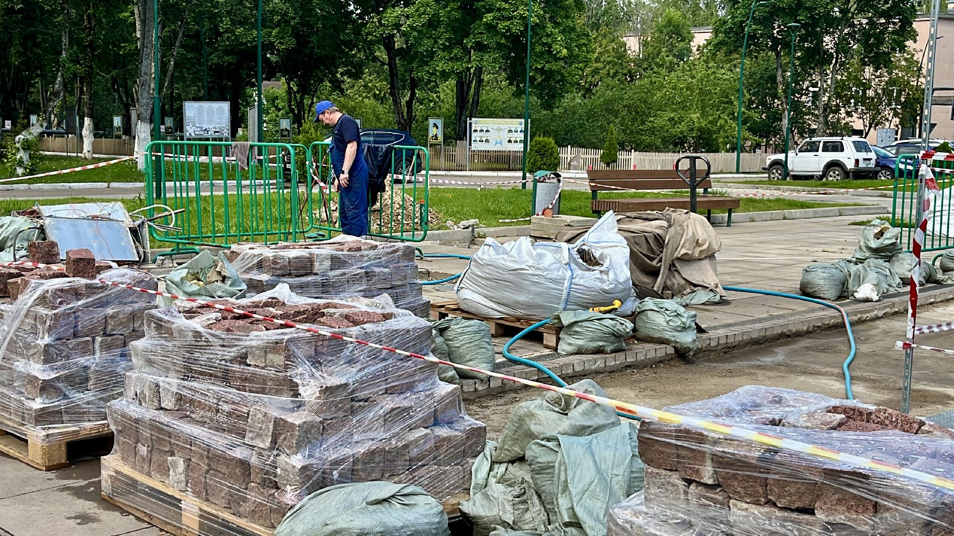 зато молодежный, благоустройство 2025, молодежный перемены, андрей михайлов, скамья примирения, тропинки,
