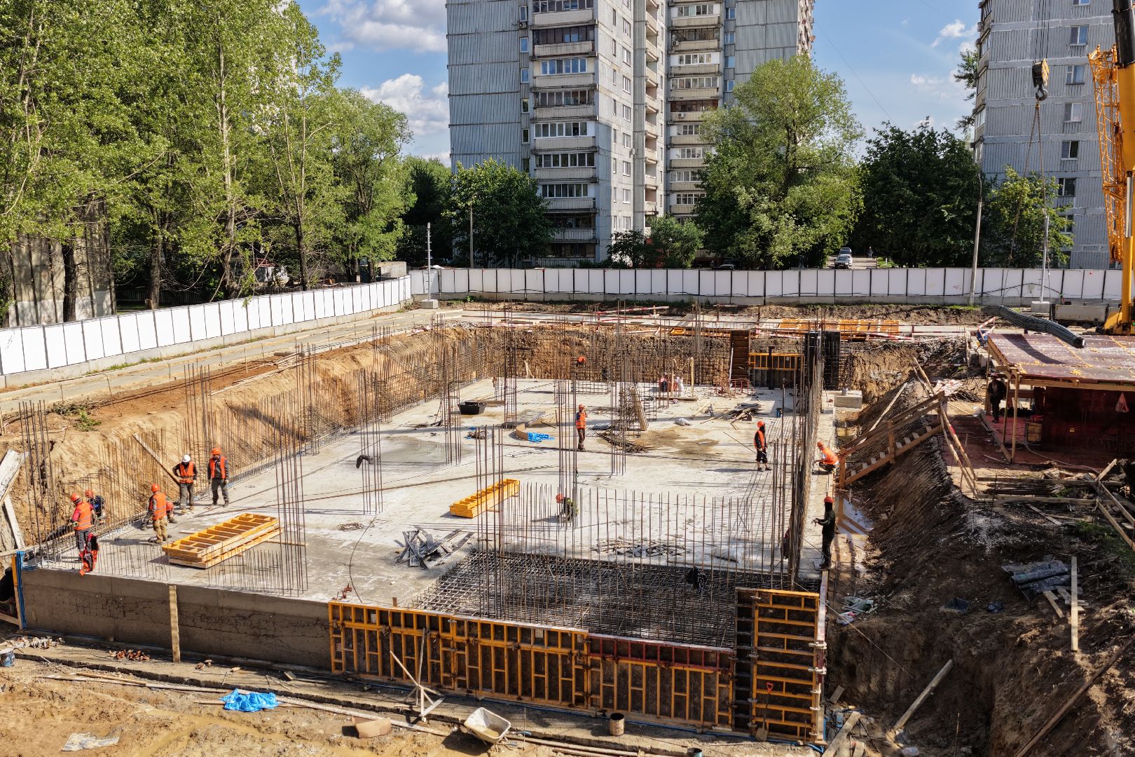 видео с коптера, строительство школы реутов, новый корпус школы 4 реутов,