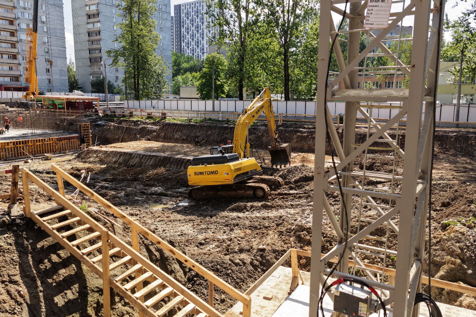 видео с коптера, строительство школы реутов, новый корпус школы 4 реутов,