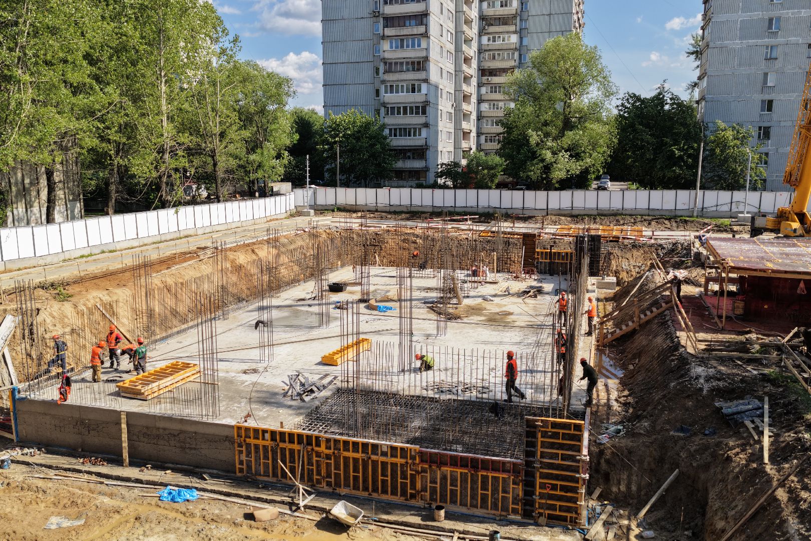 видео с коптера, строительство школы реутов, новый корпус школы 4 реутов,