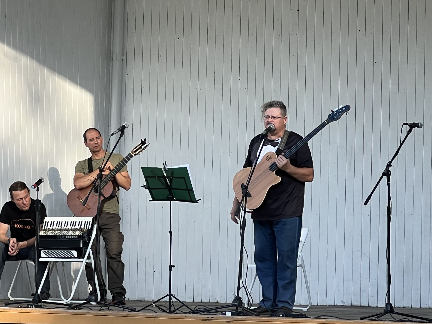 талдомский городской округ, запрудня, Поэт Олег анофриев, Солнечный берег,