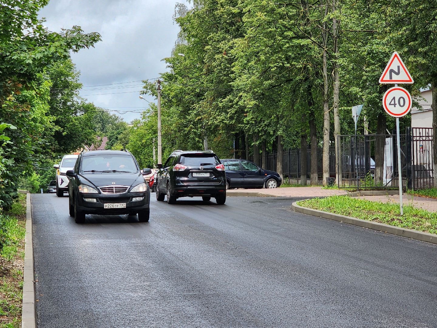 чехов, улица лопасненских ополченцев, дорожный ремонт, капремонт дороги, замена покрытия, новые бордюры, парковочные карманы, обновление проезжей части, тротуары, госпрограмма московской области, развитие дорожного комплекса, планы ремонта на 2025 год,